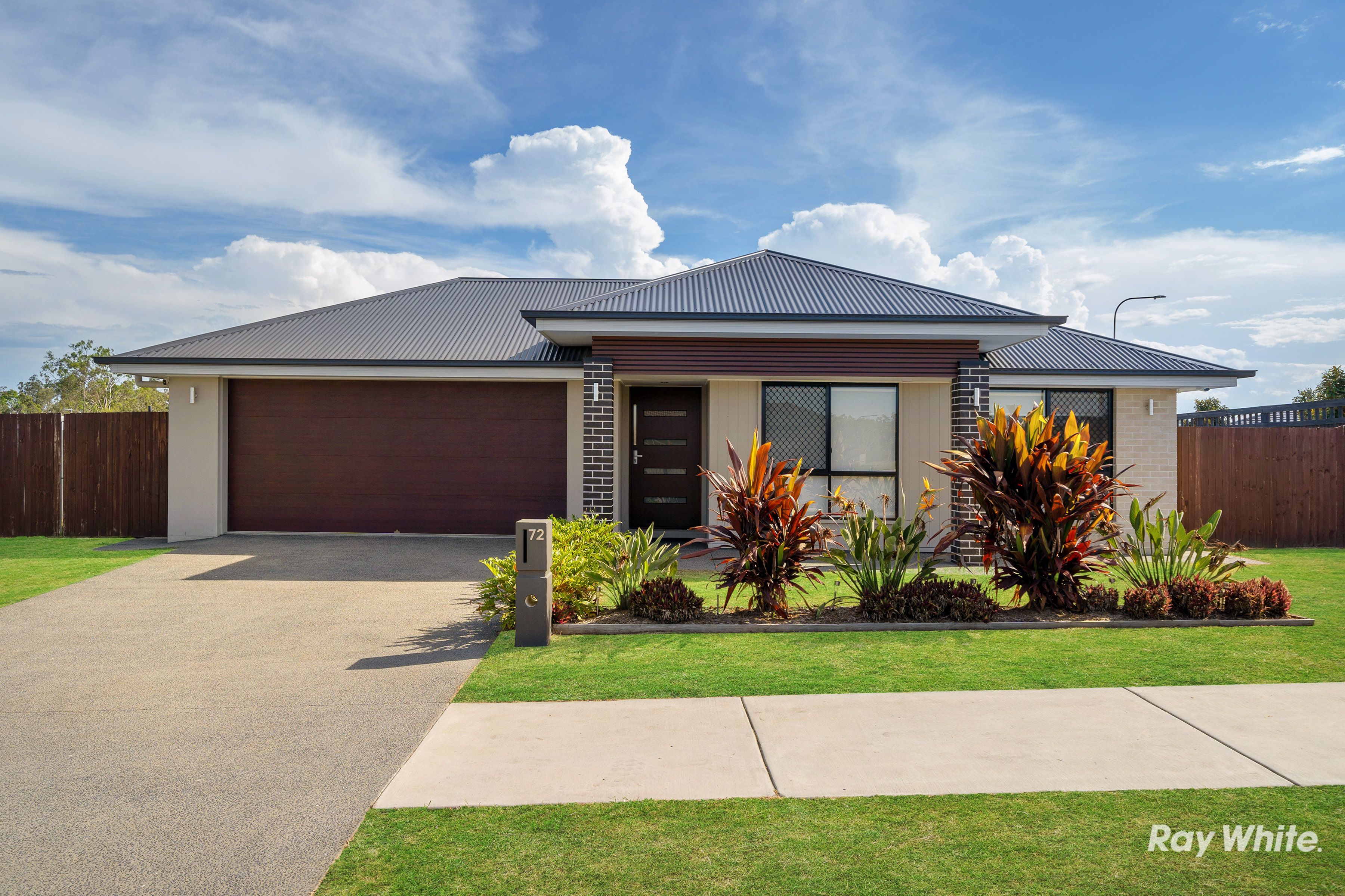 72 Trailblazer Drive, FLAGSTONE, QLD 4280