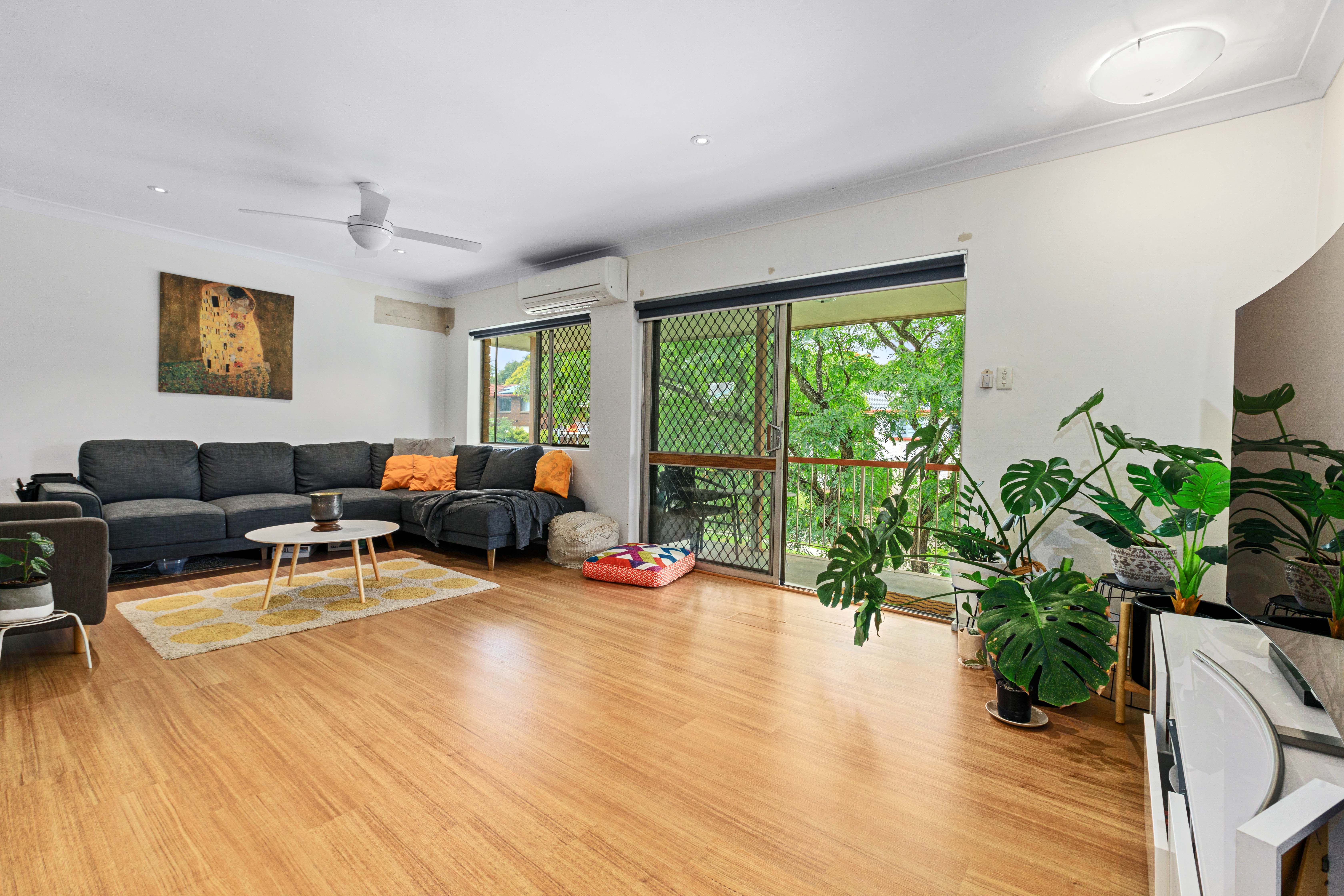 4/4 Raintree Street, Mansfield, QLD 4122