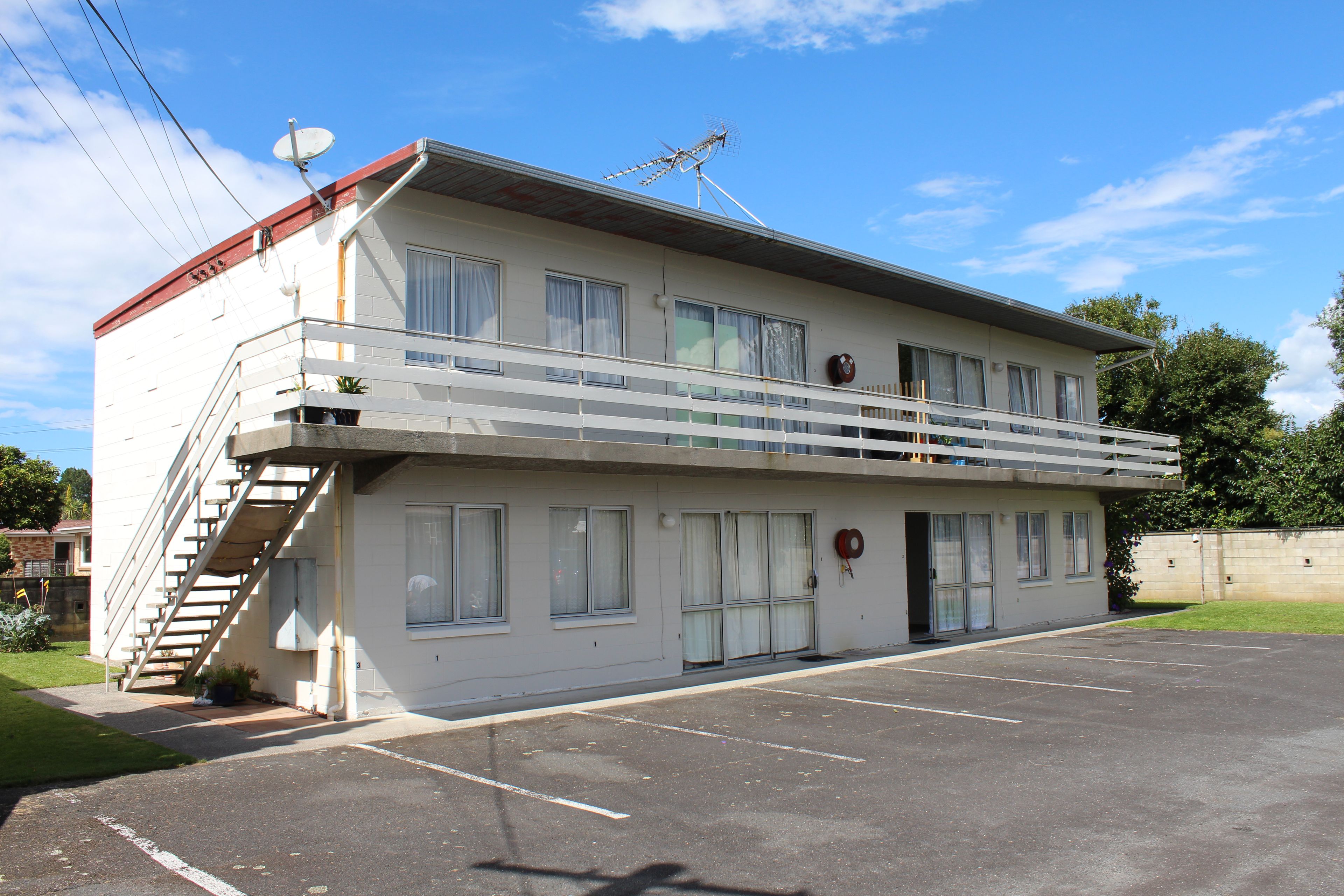 200 Old Farm Road, Hamilton East, Hamilton City