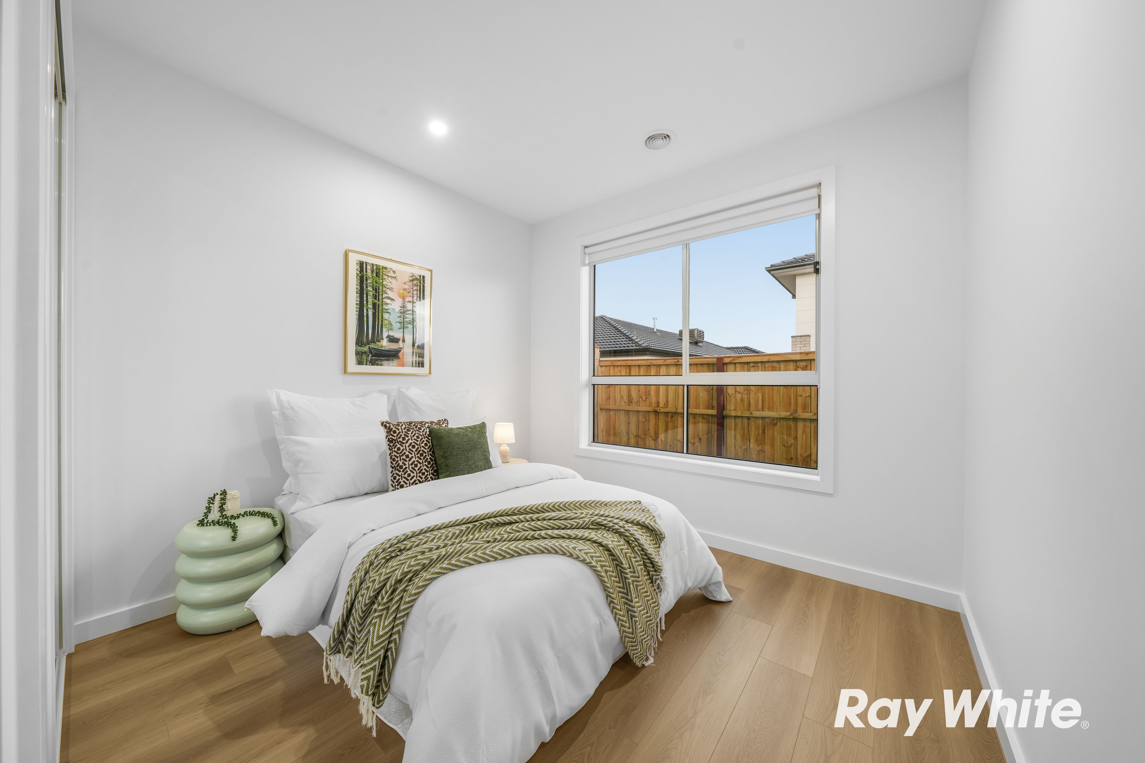 35 Wicklow Crescent — photo 6 of 11