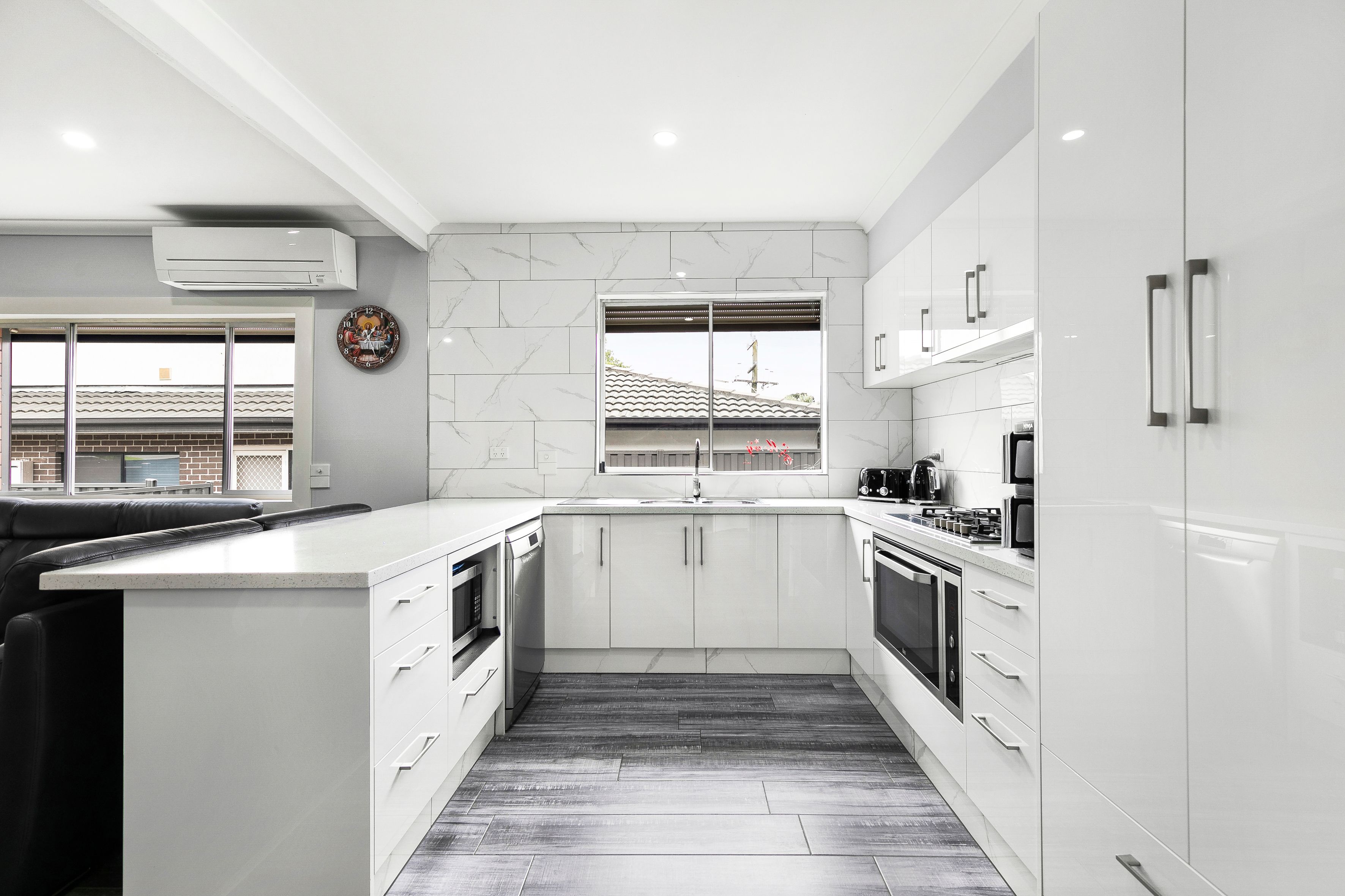 32 Chestnut Street — photo 3 of 15