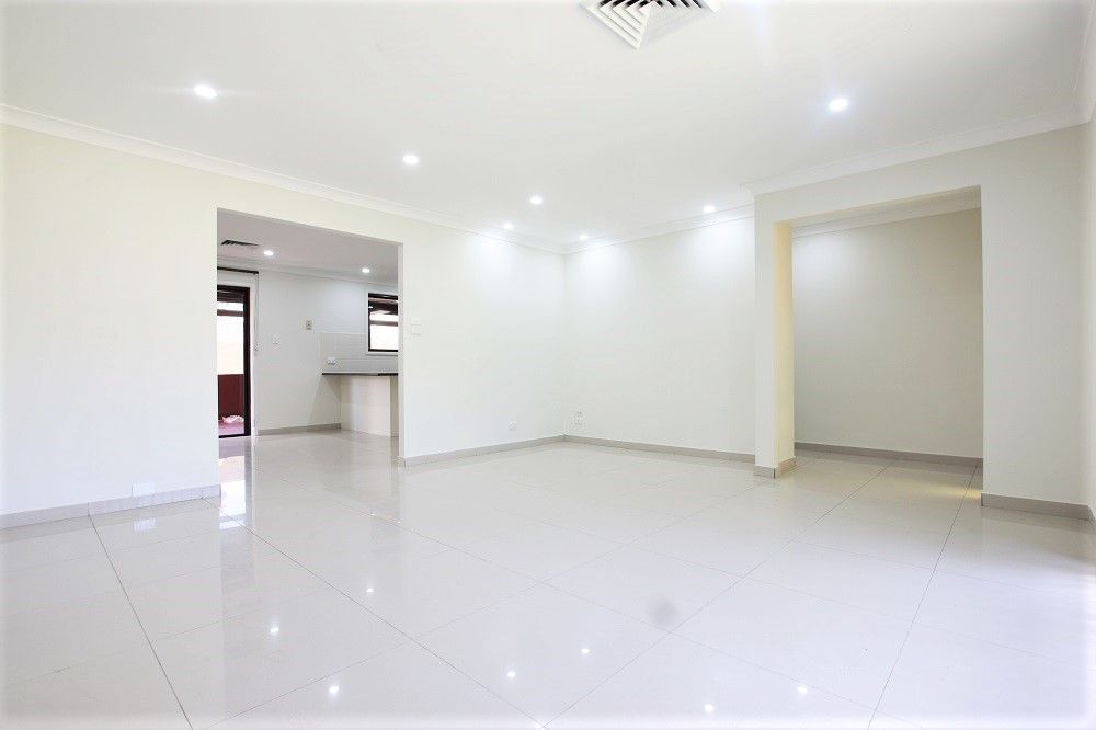 6 Dandenong Crescent, Ruse, NSW 2560