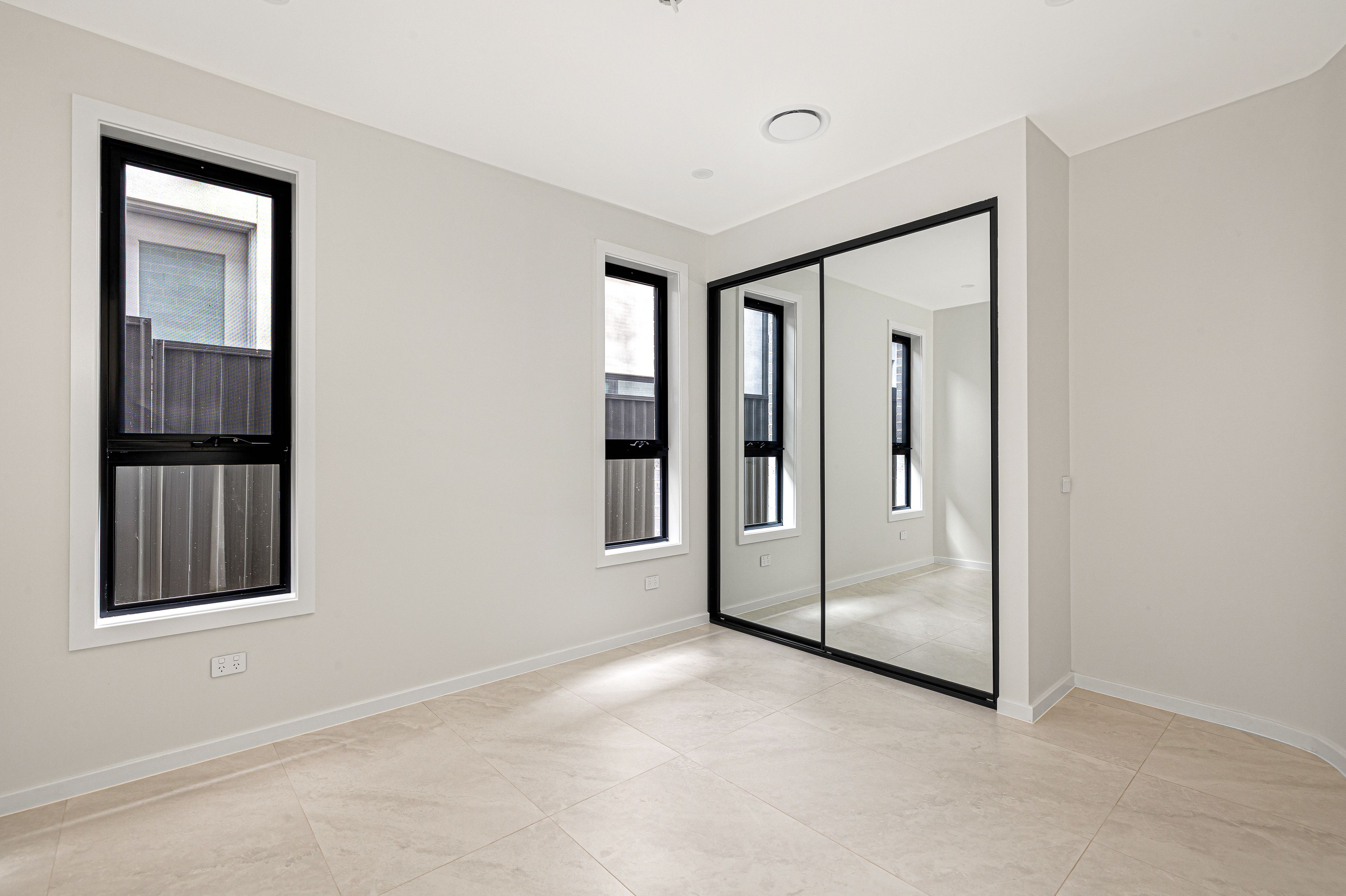 80 Harkness Road (Oakville) — photo 13 of 17