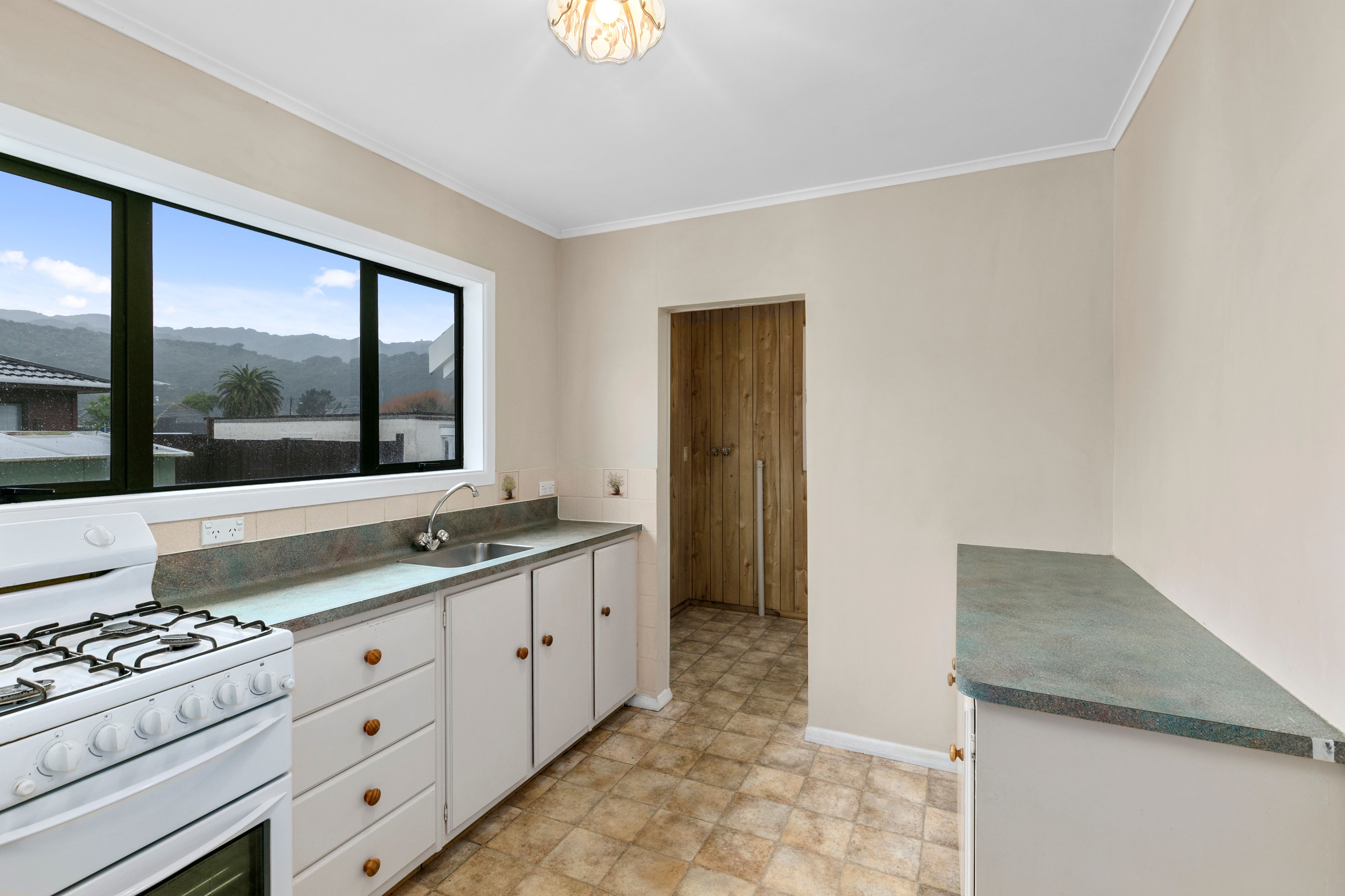 39 Main Road, Wainuiomata, Lower Hutt City