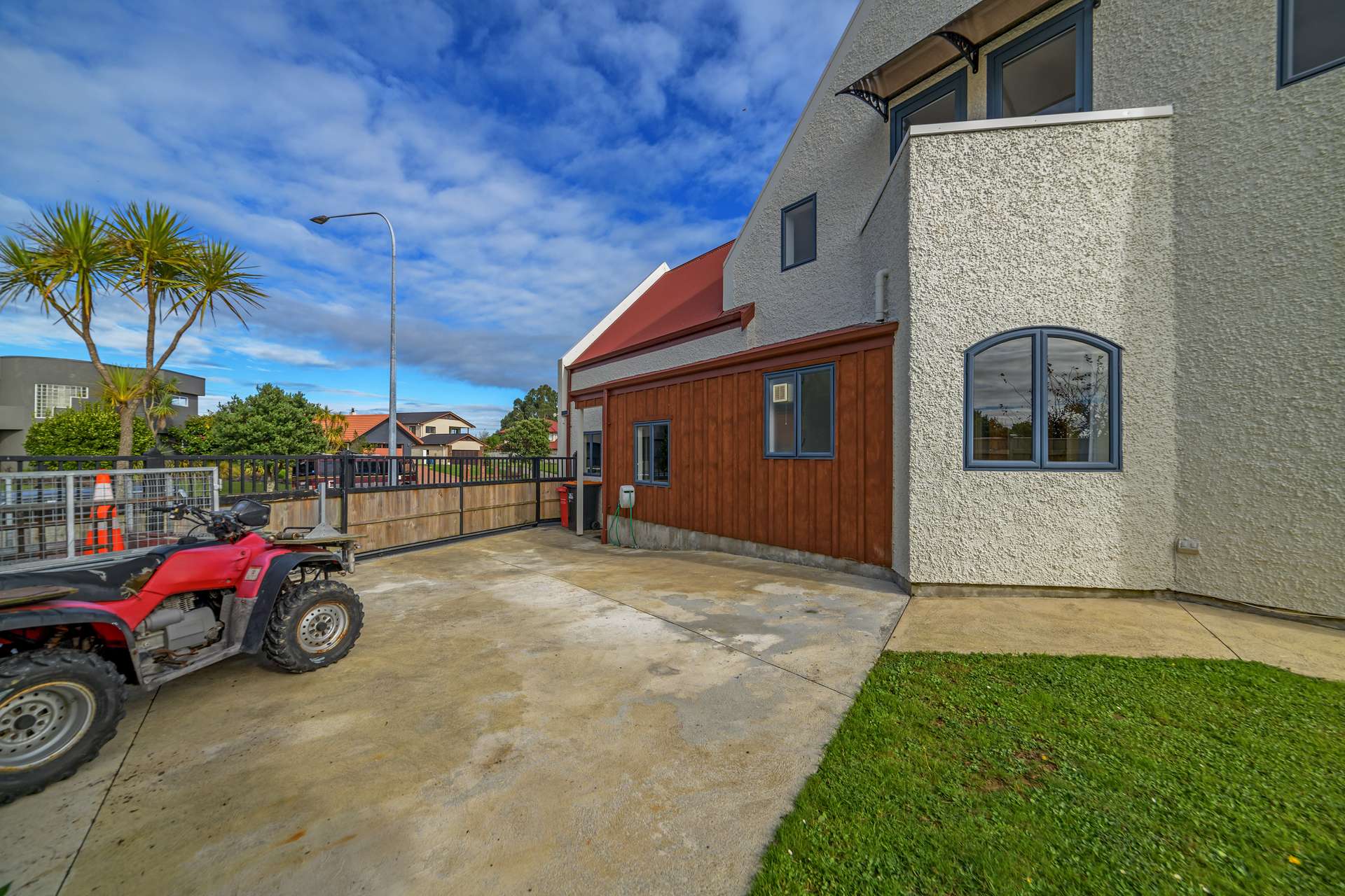 109 Pacific Drive photo 26