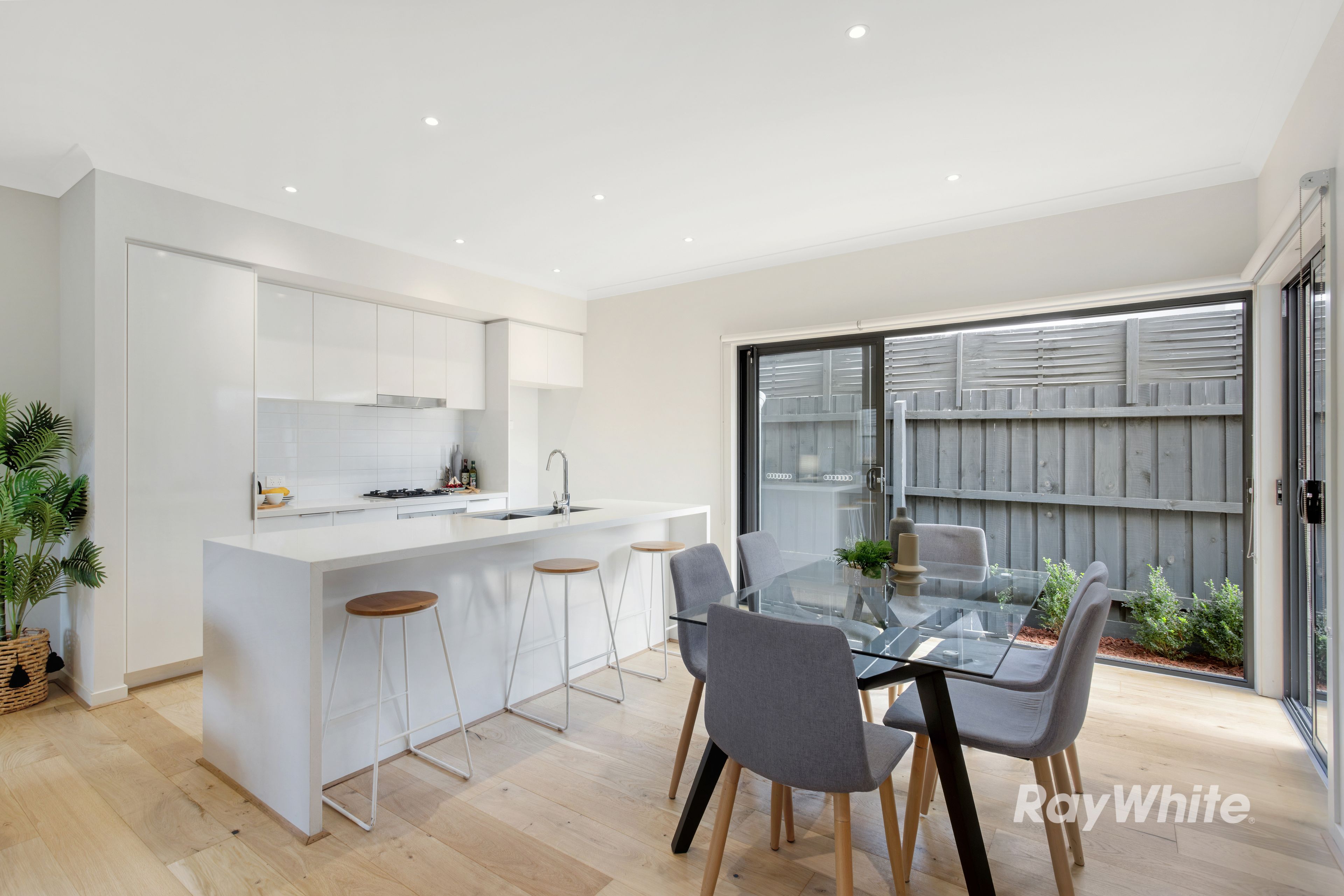 4/53 Bondi Road — photo 3 of 11