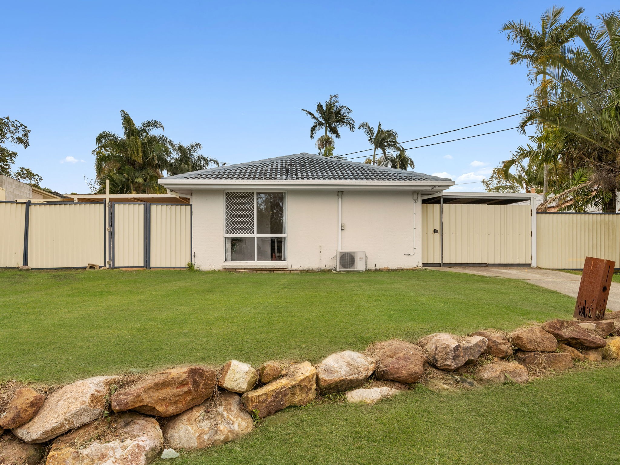 11 Owens Crescent, Regents Park, QLD 4118