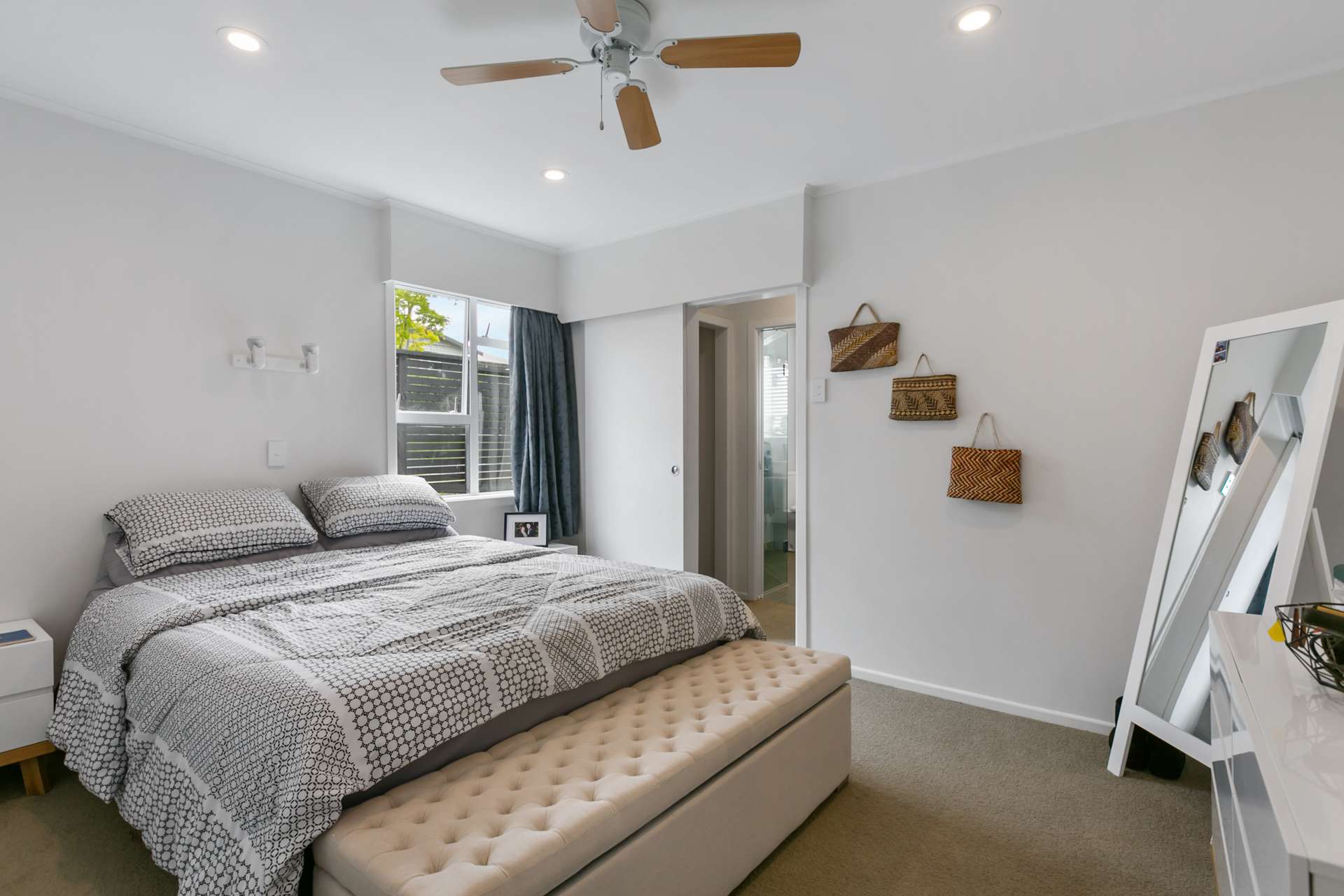 18 Taylor Road photo 9