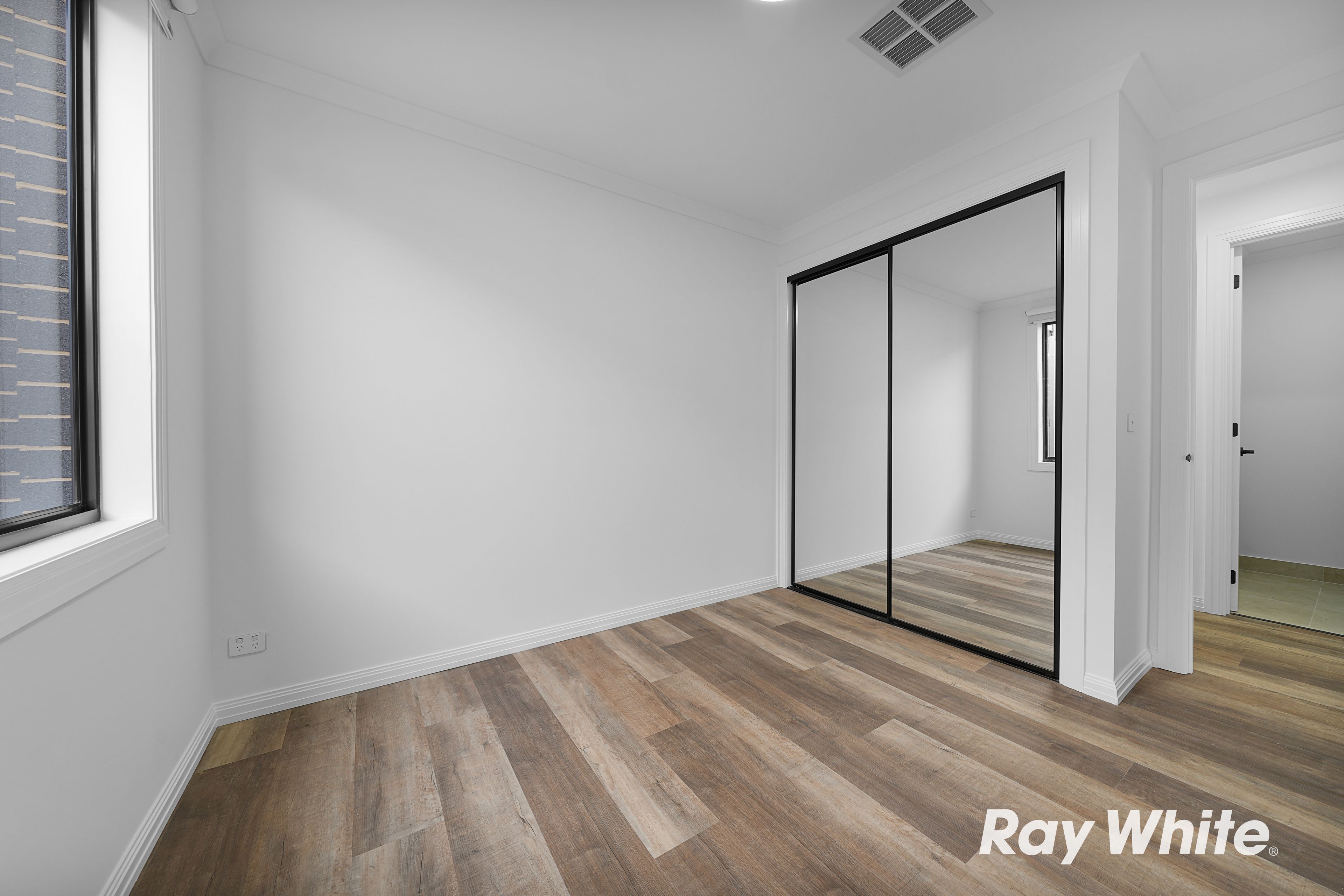 15 Kilarnie Boulevard — photo 11 of 26
