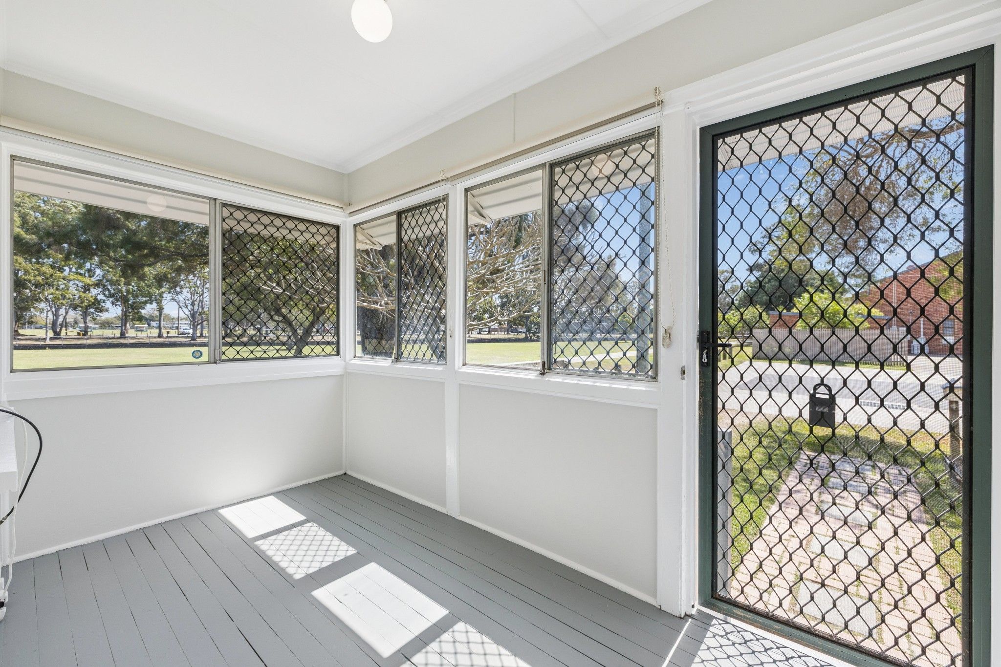 22 Inglis Street — photo 15 of 28