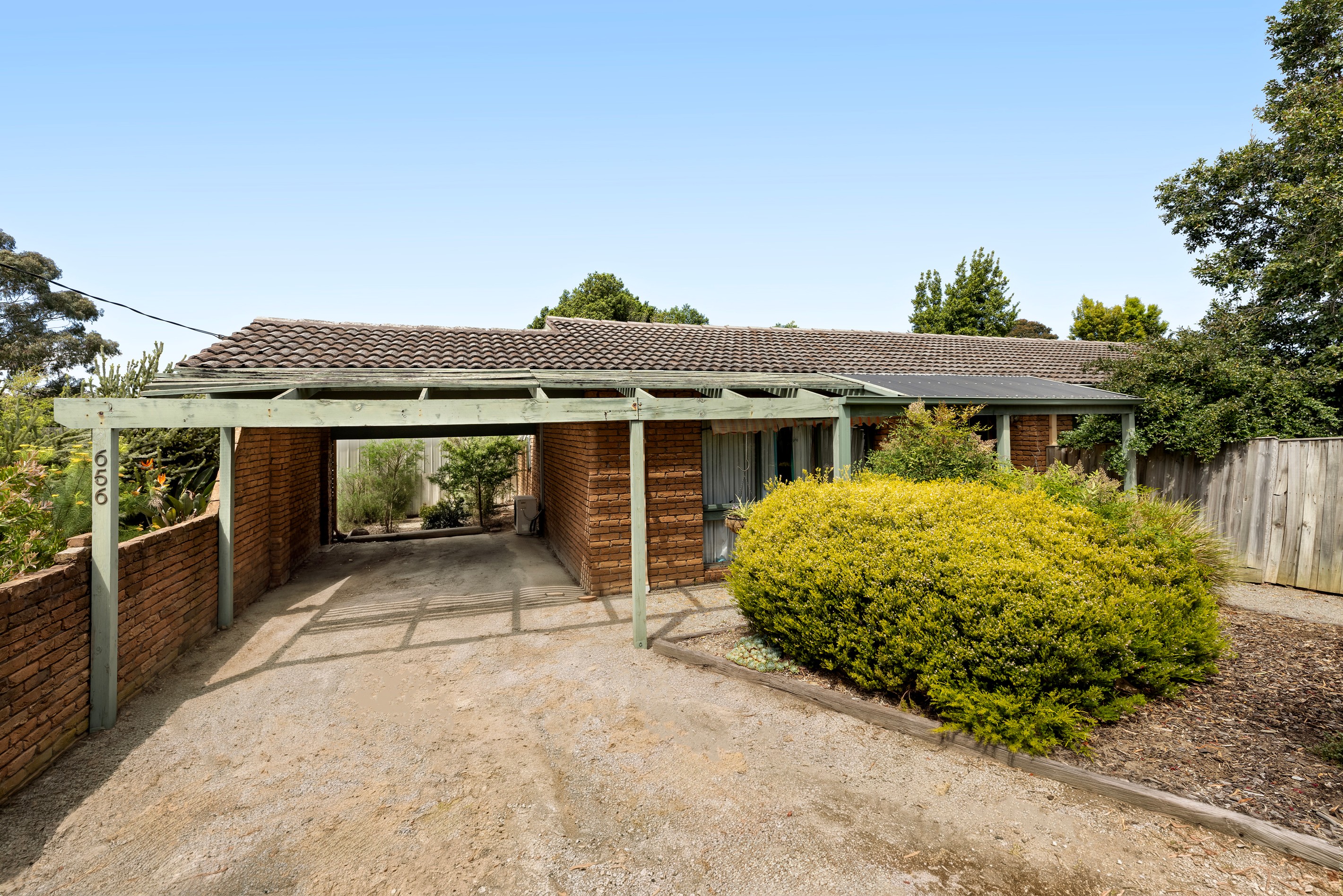 656 Ferntree Gully Road, Wheelers Hill, VIC 3150