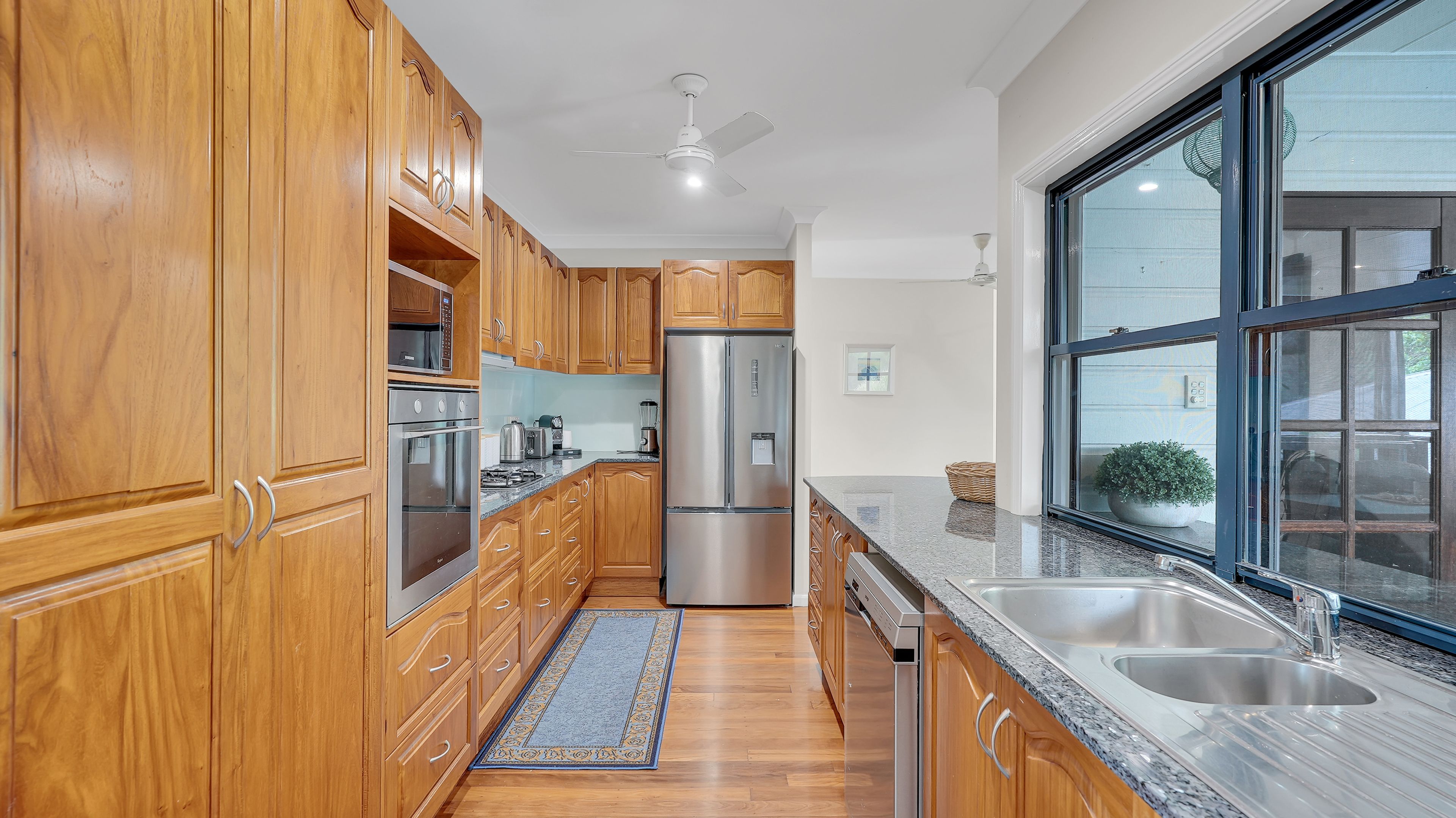 24 Macarthur Close, Palm Cove, QLD 4879