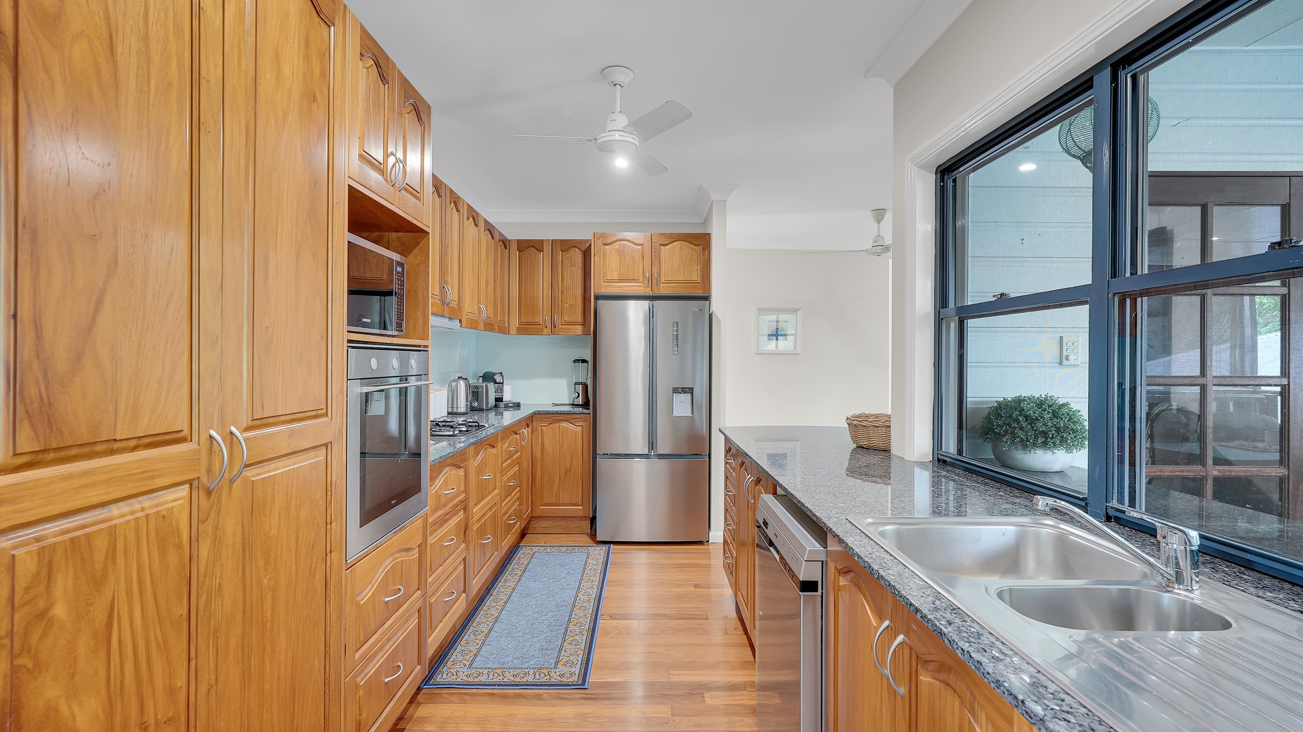 24 Macarthur Close, Palm Cove, QLD 4879