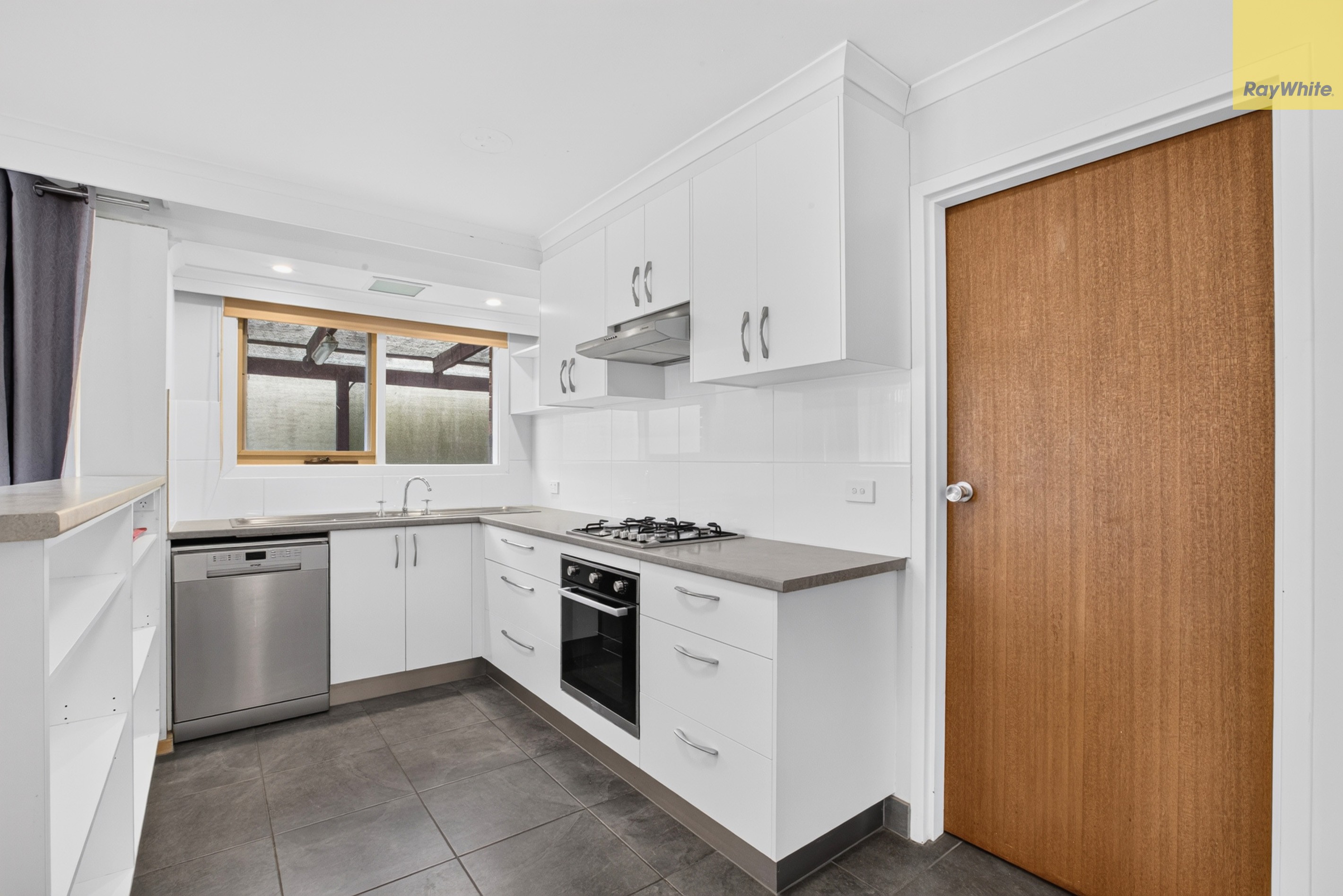 8 Underbank Boulevard, Bacchus Marsh, VIC 3340