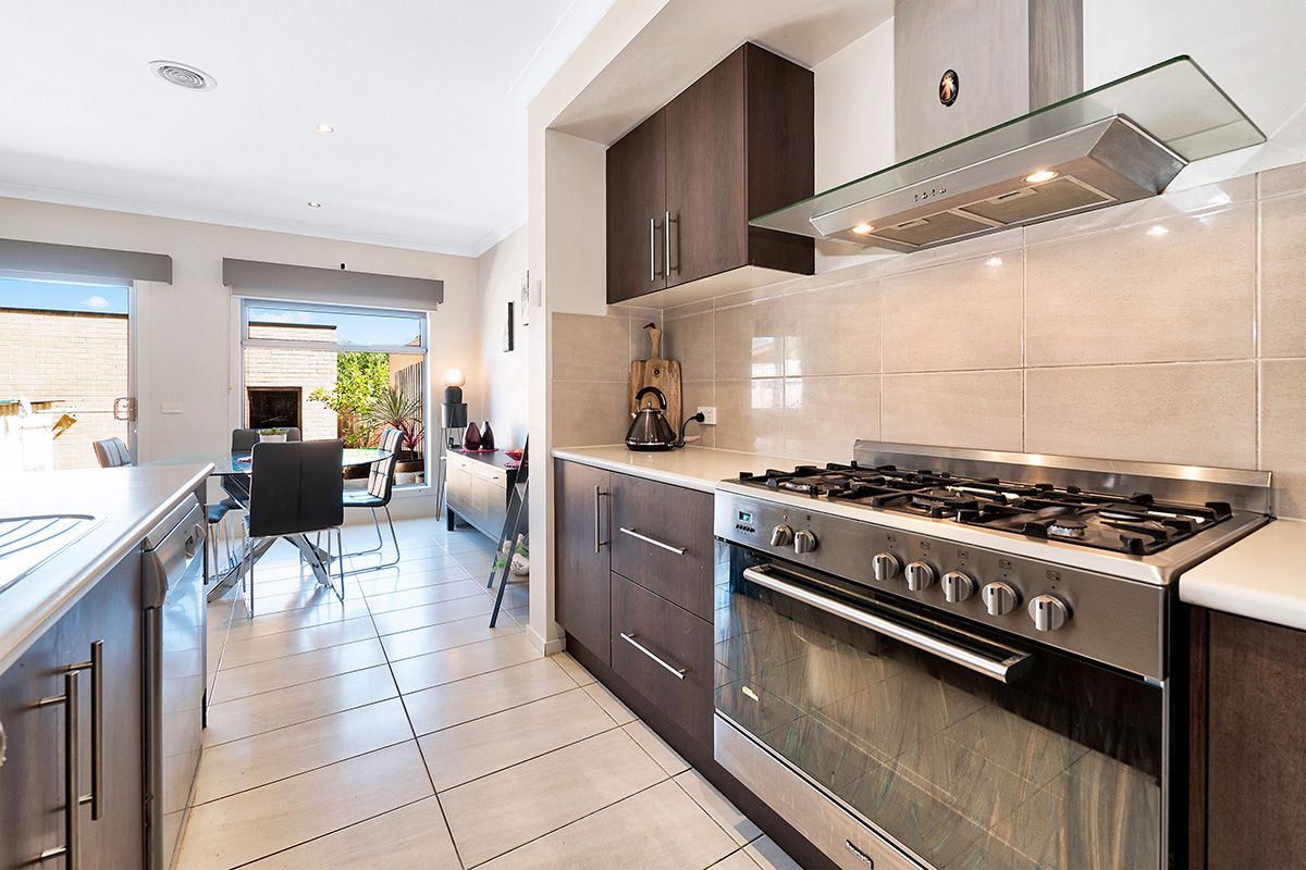74 Mannavue Boulevard, Cranbourne North, VIC 3977