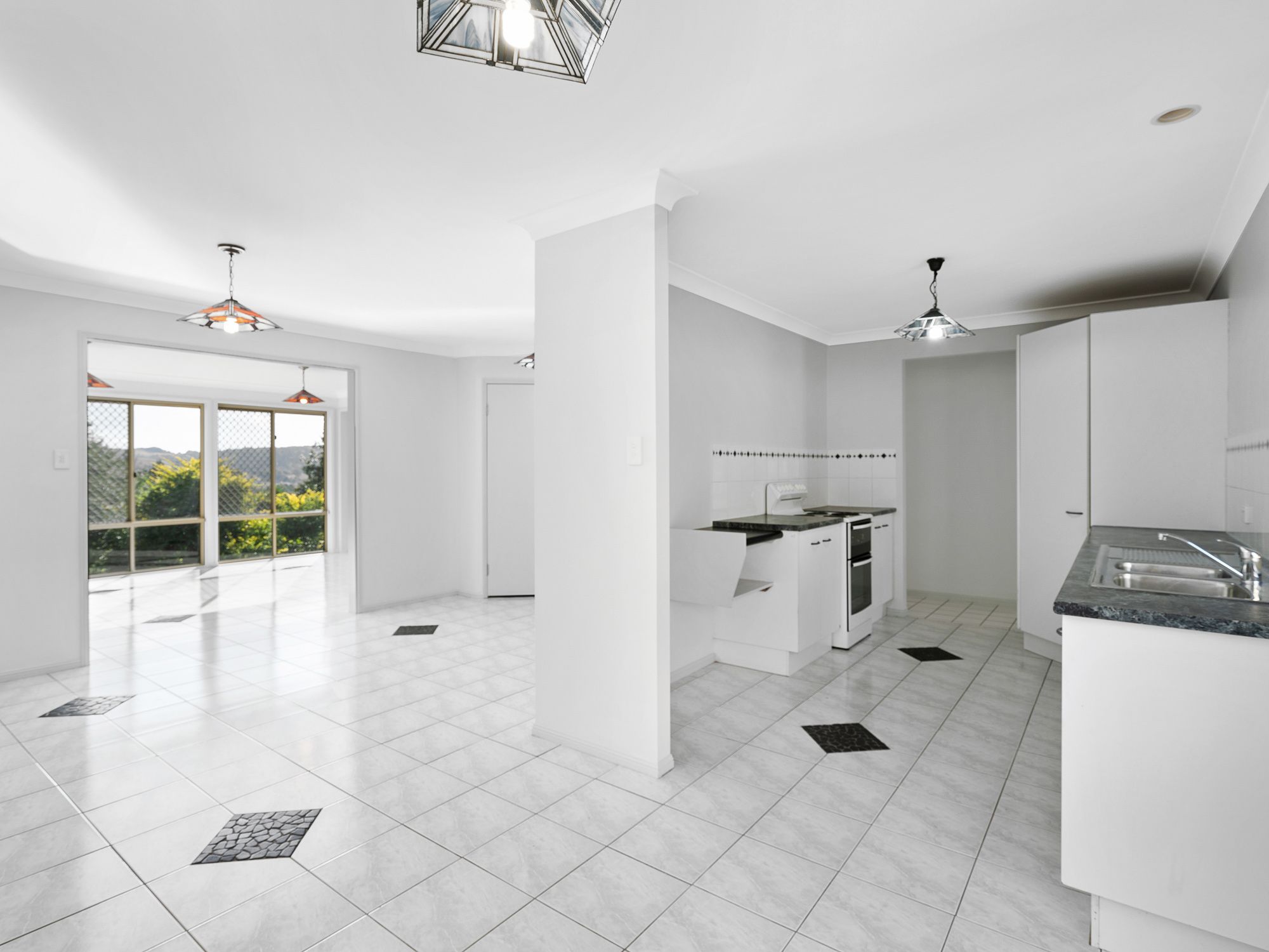 19 Pendara Crescent — photo 3 of 12