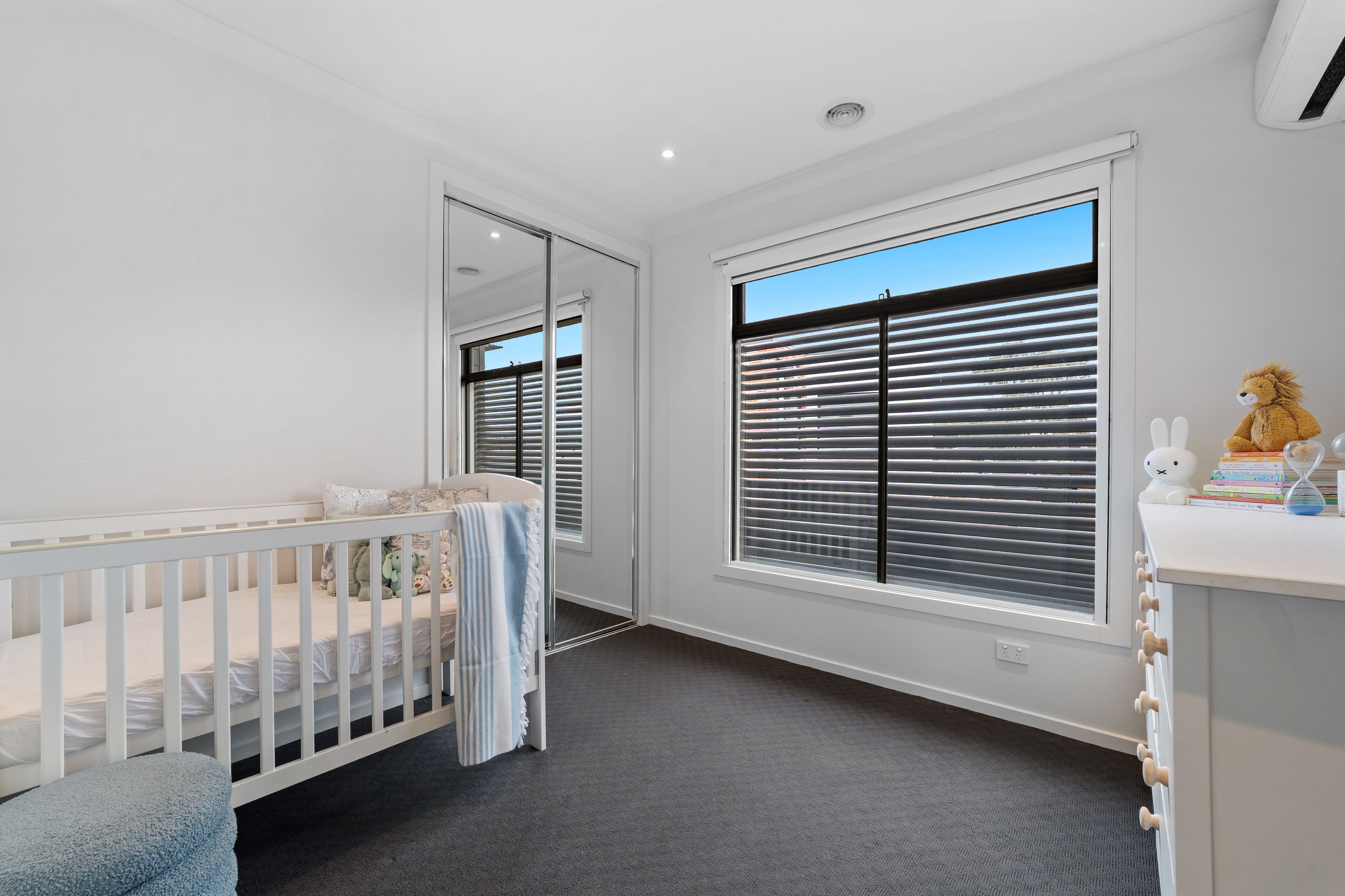2/38 Cannes Avenue — photo 10 of 22