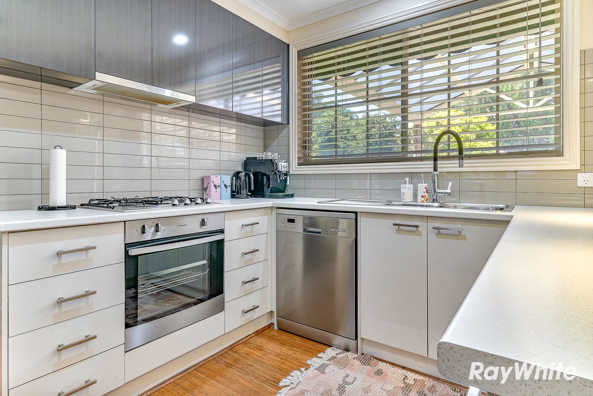 8 Hollywood Court, Strathdale, VIC 3550