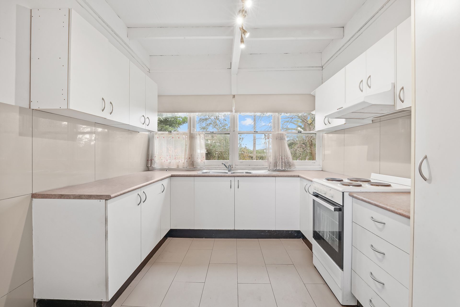 202 Edmondson Avenue — photo 4 of 18