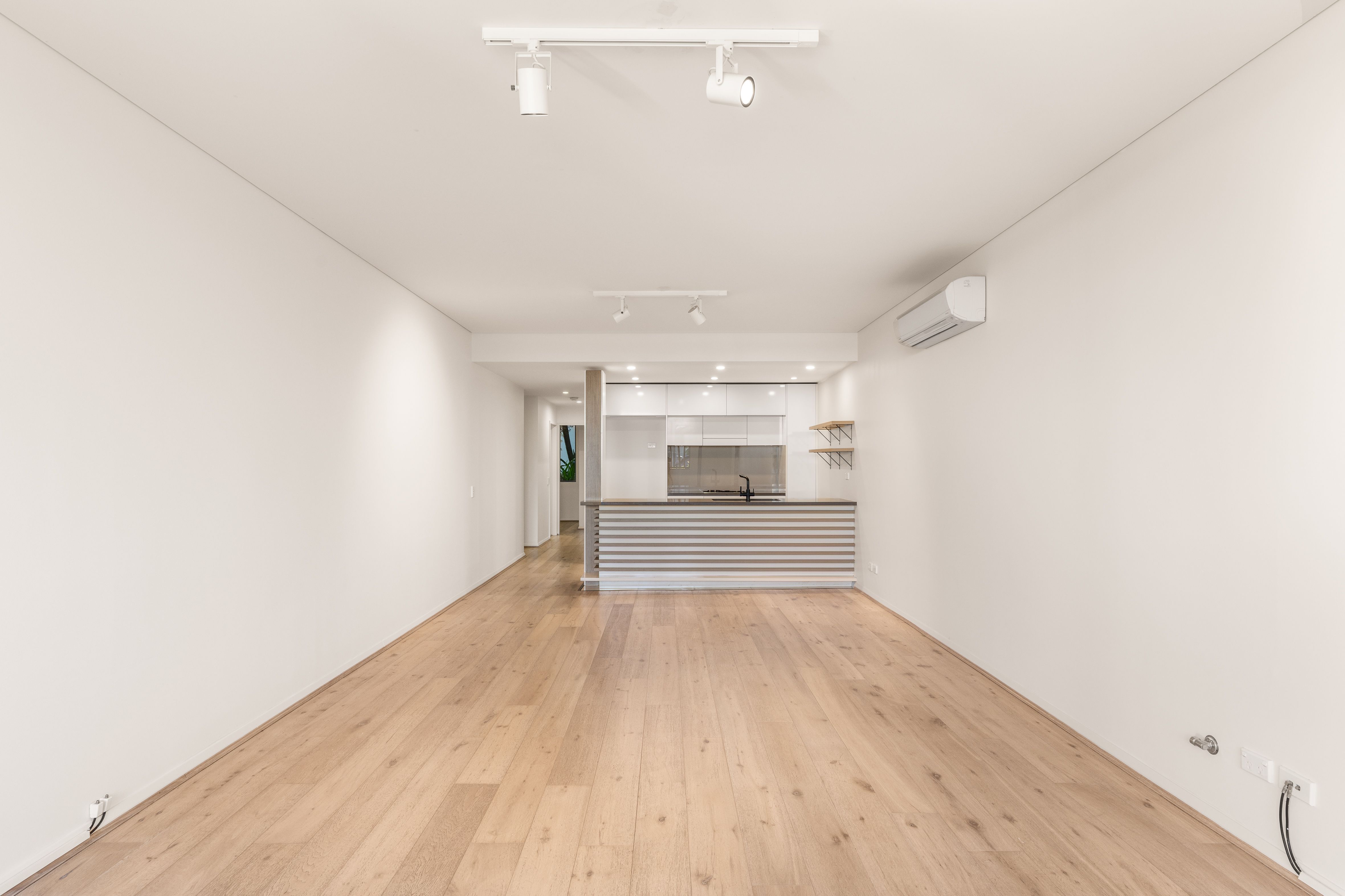 6/65 Hobart Place — photo 4 of 13