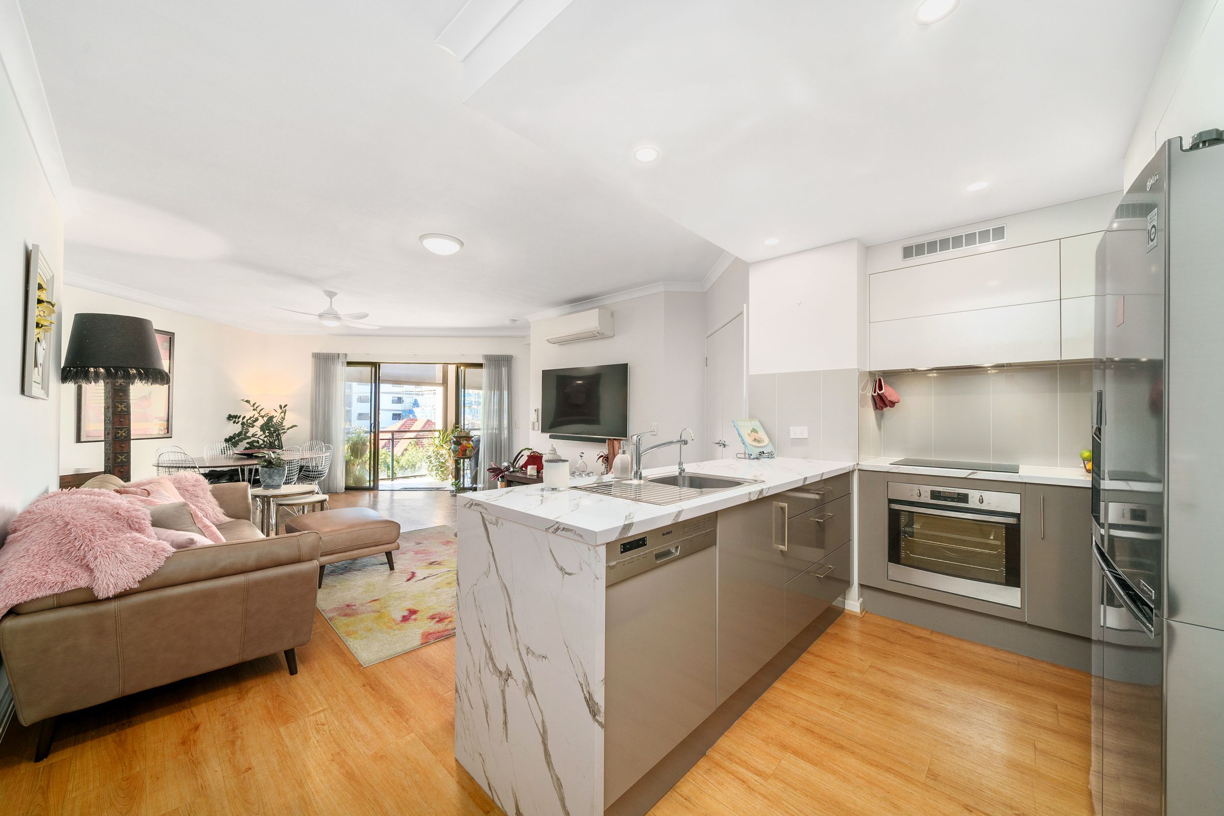 5 Rock Street, Scarborough QLD 4020