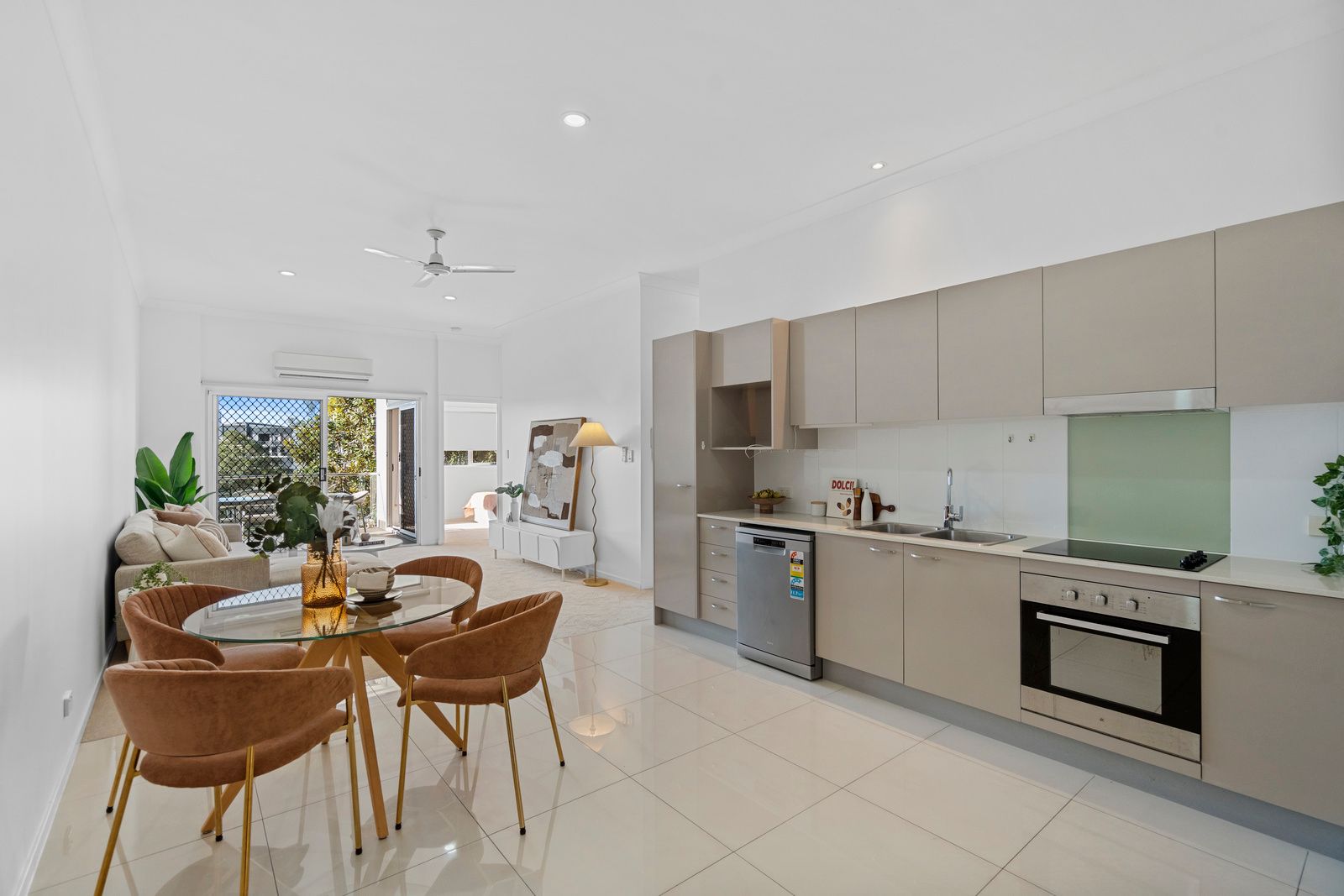 11/6 Ovendean Street — photo 8 of 23
