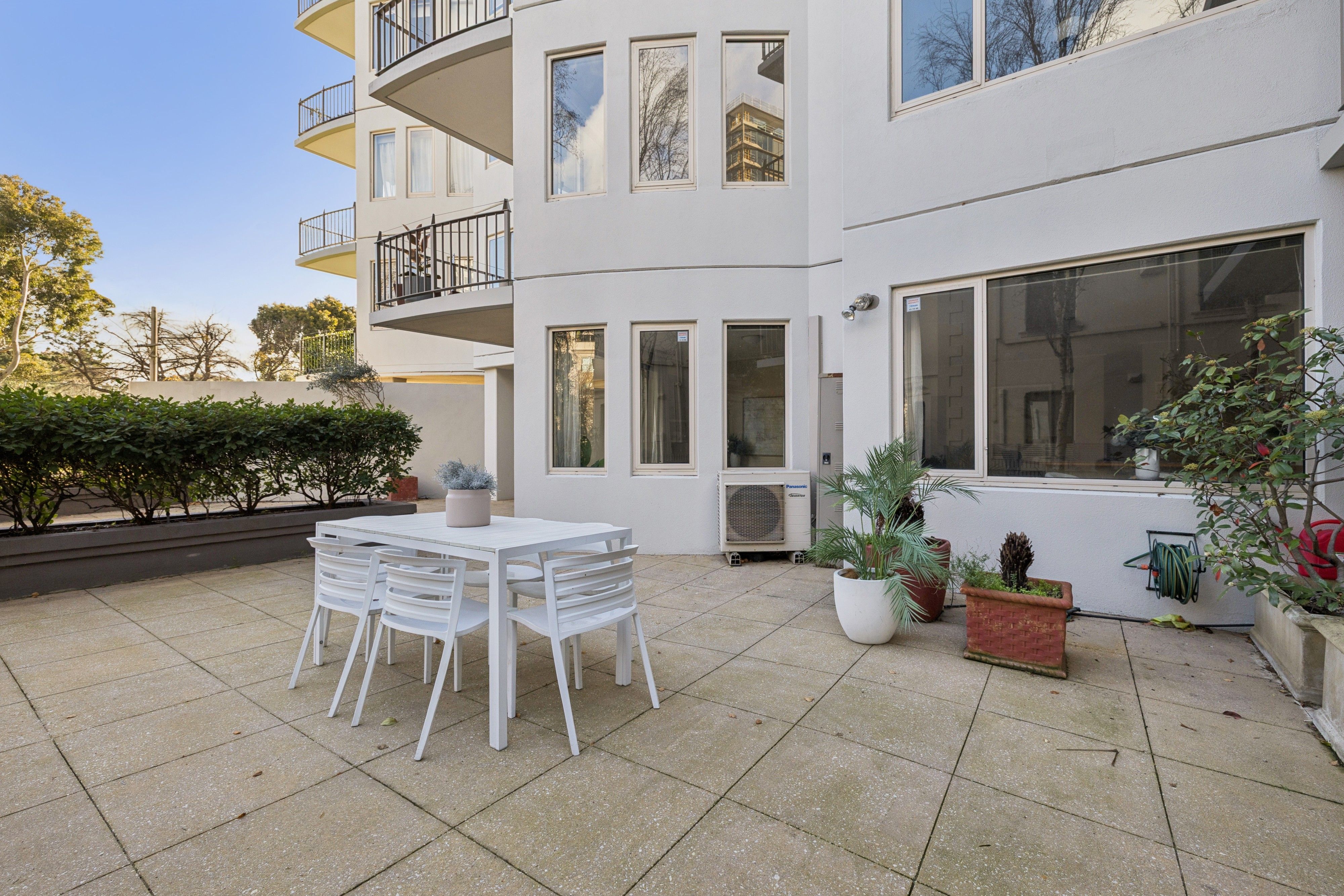 8/23 Queens Road, Melbourne, VIC 3004