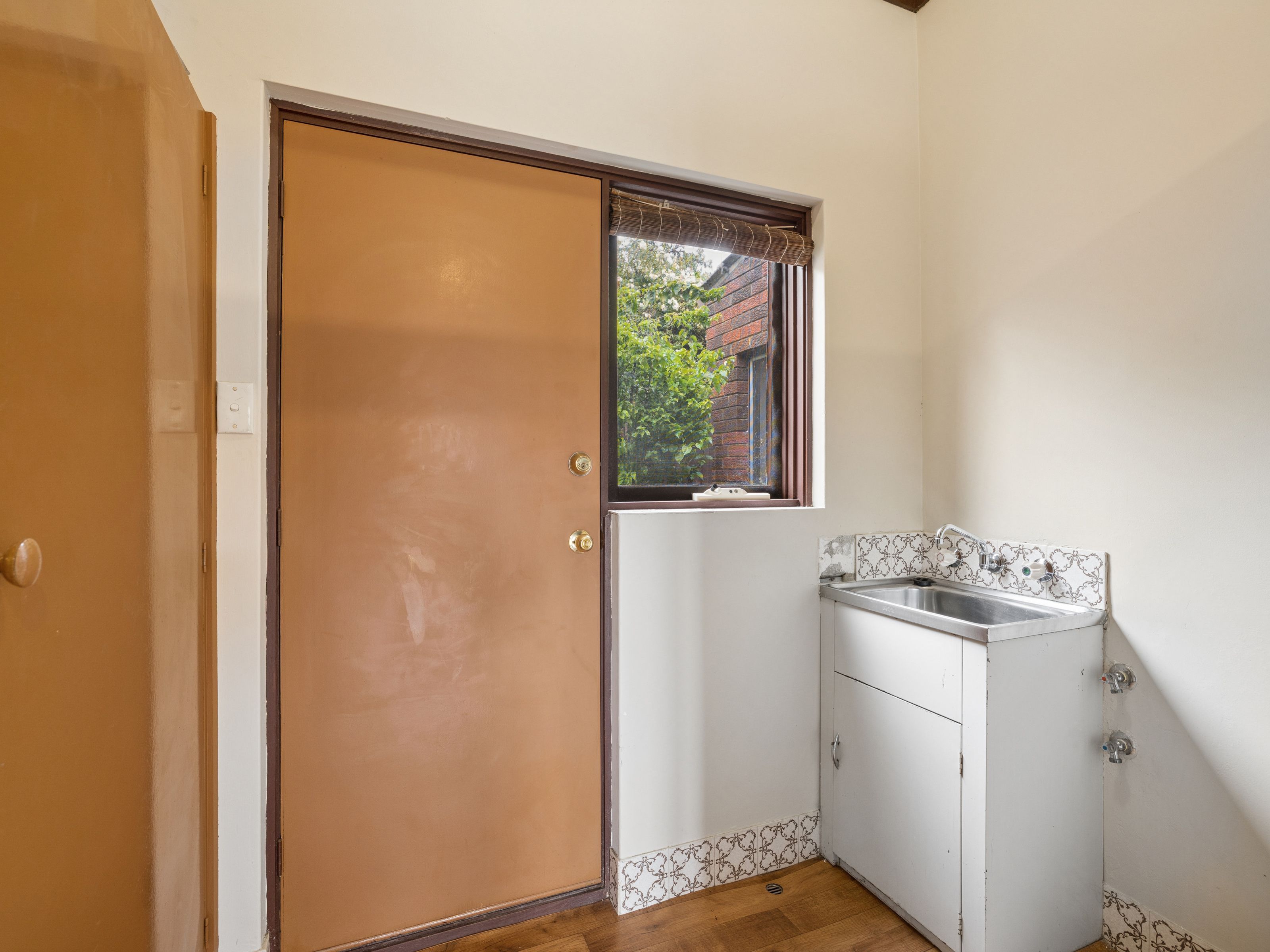 28 Vellgrove Avenue — photo 13 of 15