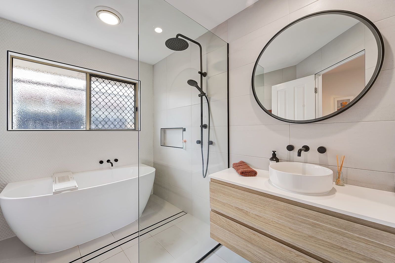 14 Trinity Crescent — photo 12 of 19