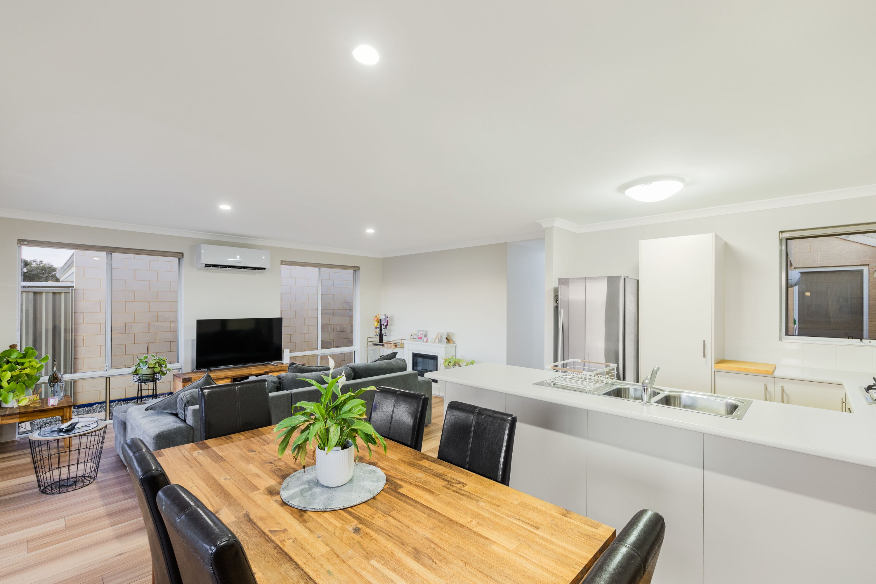 7b Marchant Way — photo 5 of 20