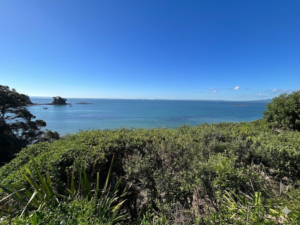 909a Beach Road, Waiake, North Shore City
