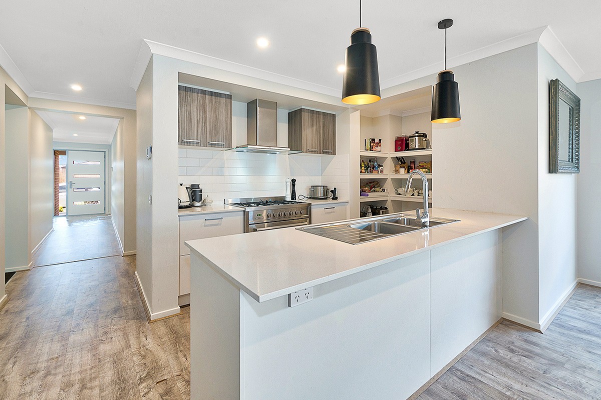 14 Dressen Way, Clyde North, VIC 3978