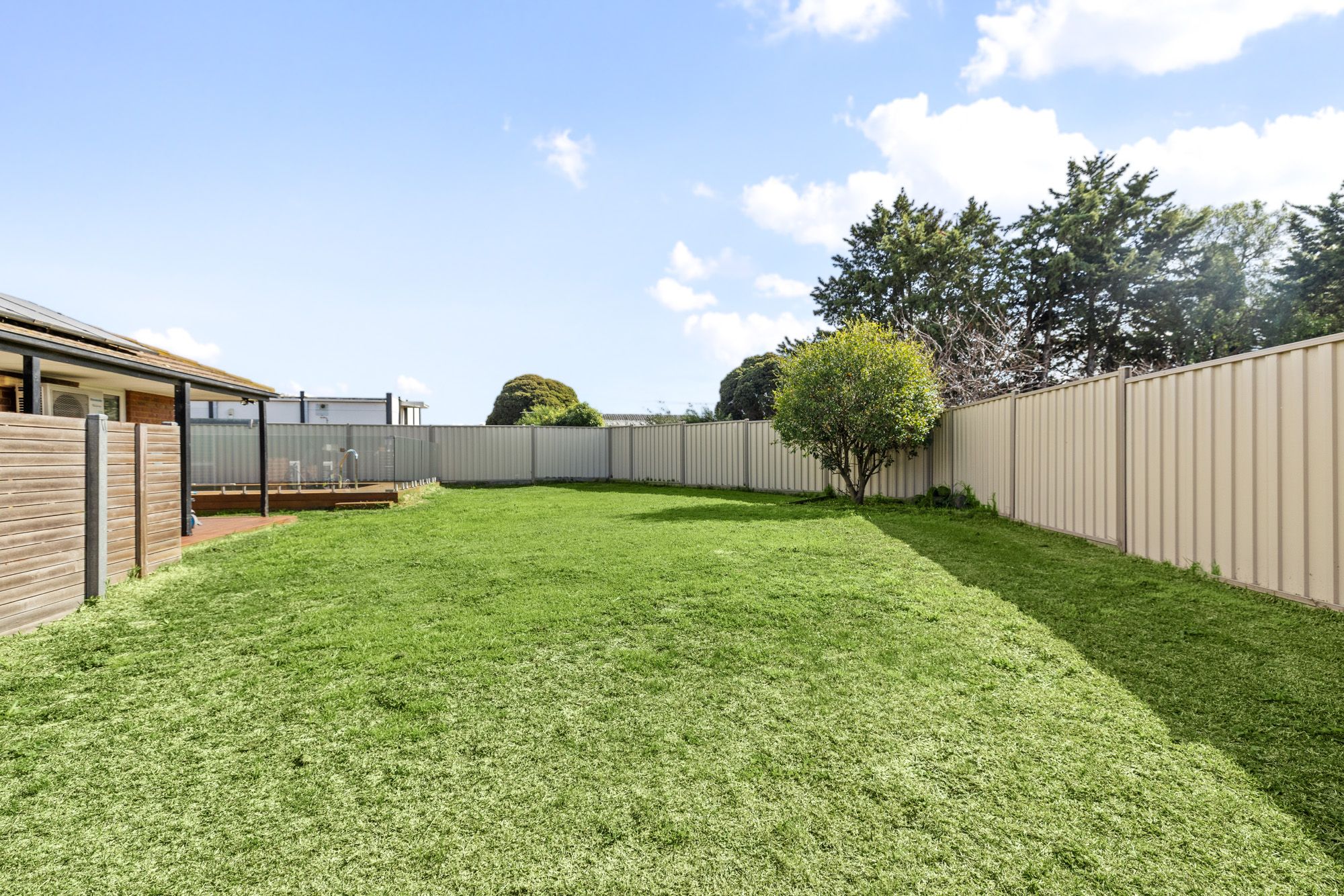 4 Membrey Close — photo 15 of 15