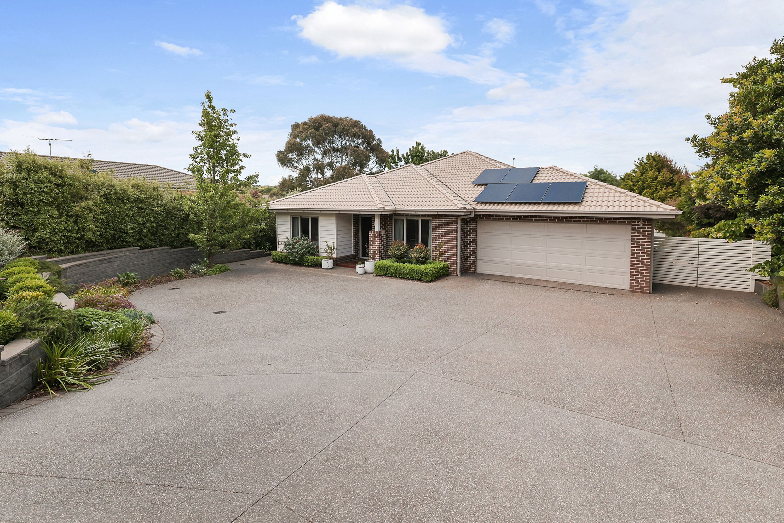 14 Sullivan Court, Romsey VIC 3434