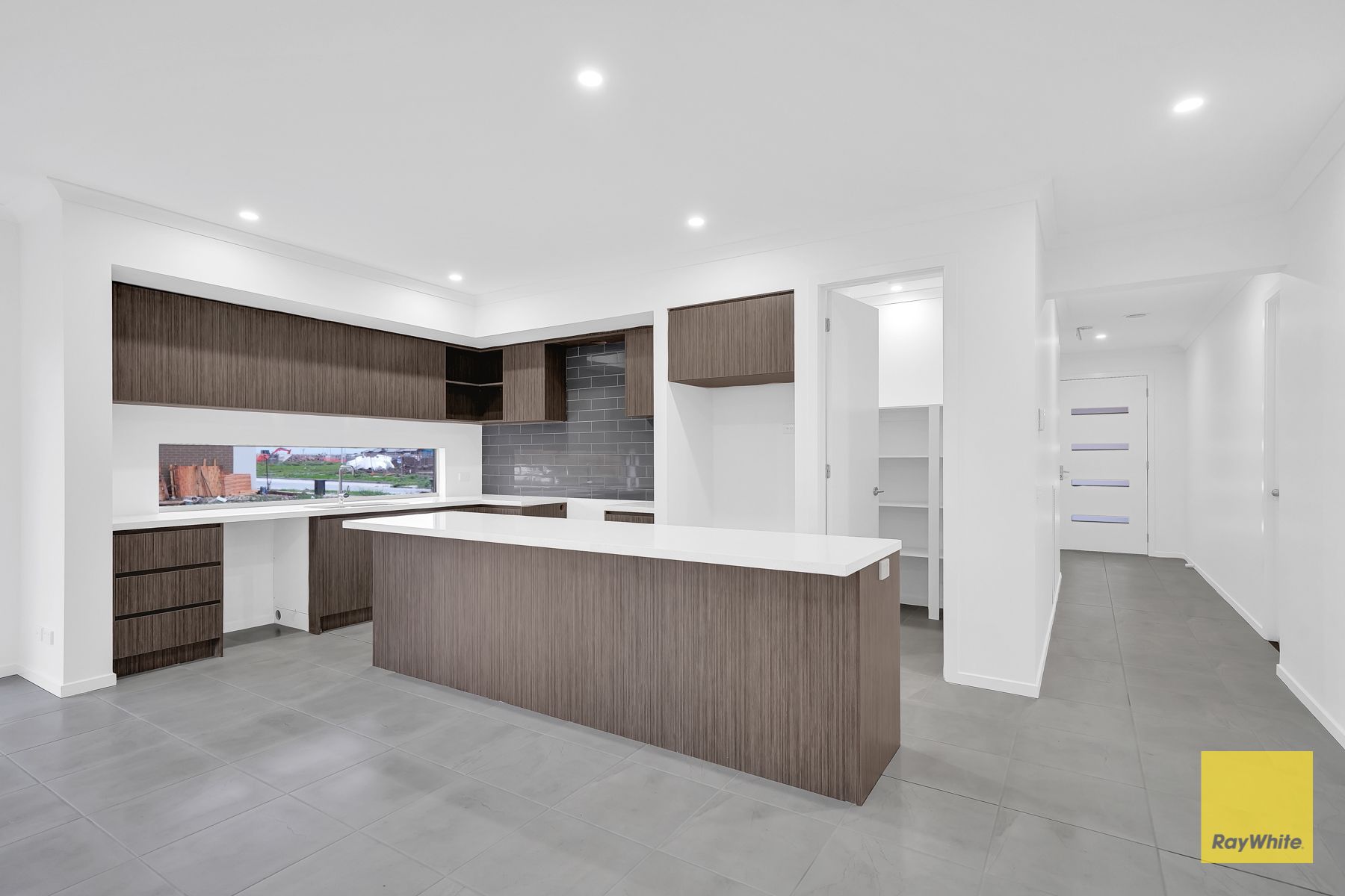 41 Gardenvale Avenue — photo 3 of 19