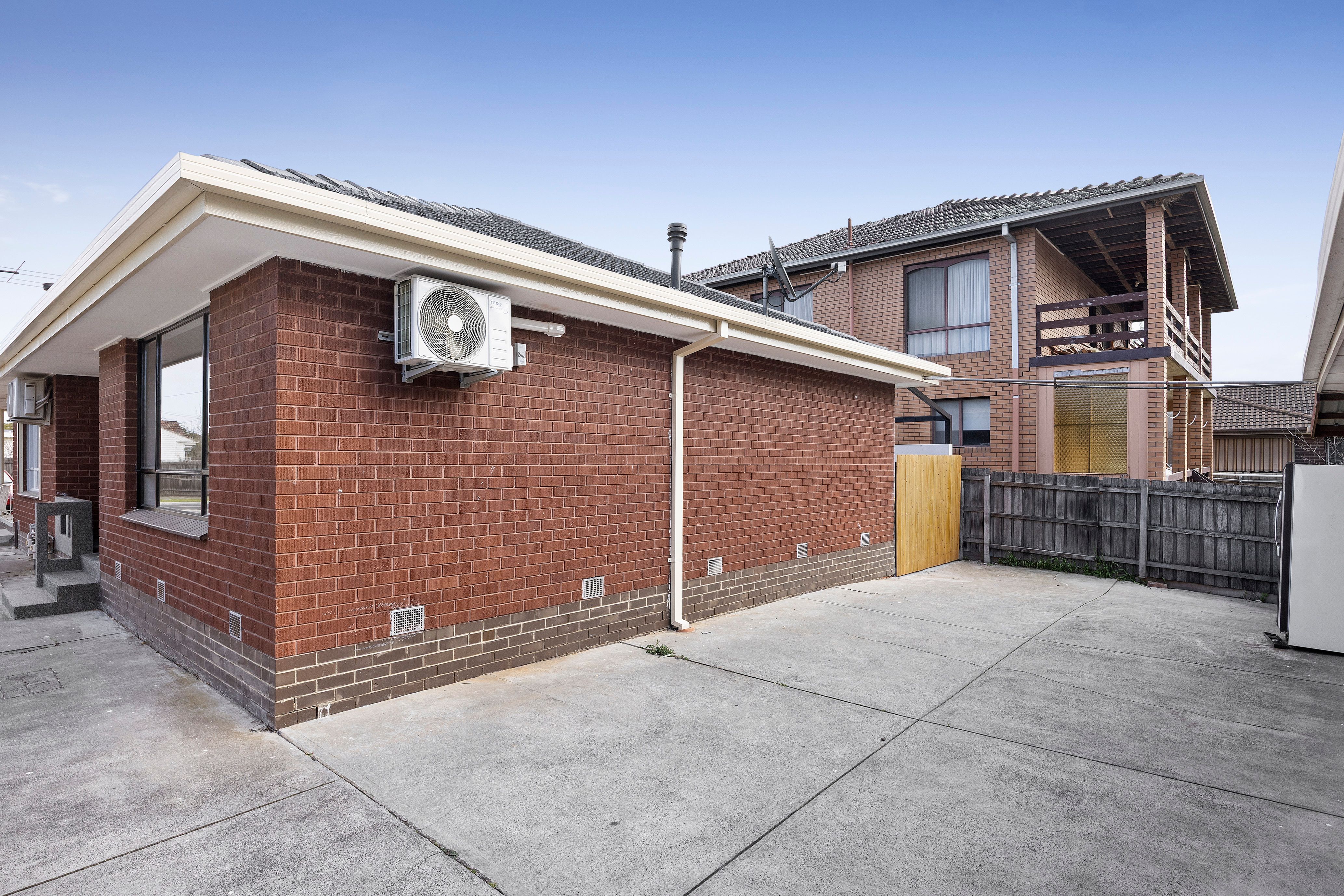 2/4 Smart Street — photo 10 of 10