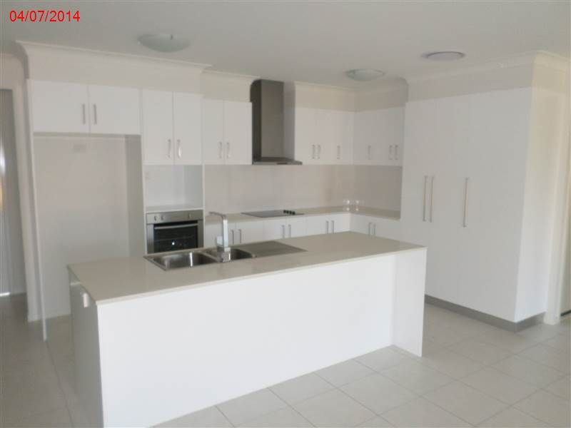 Yamanto, QLD 4305