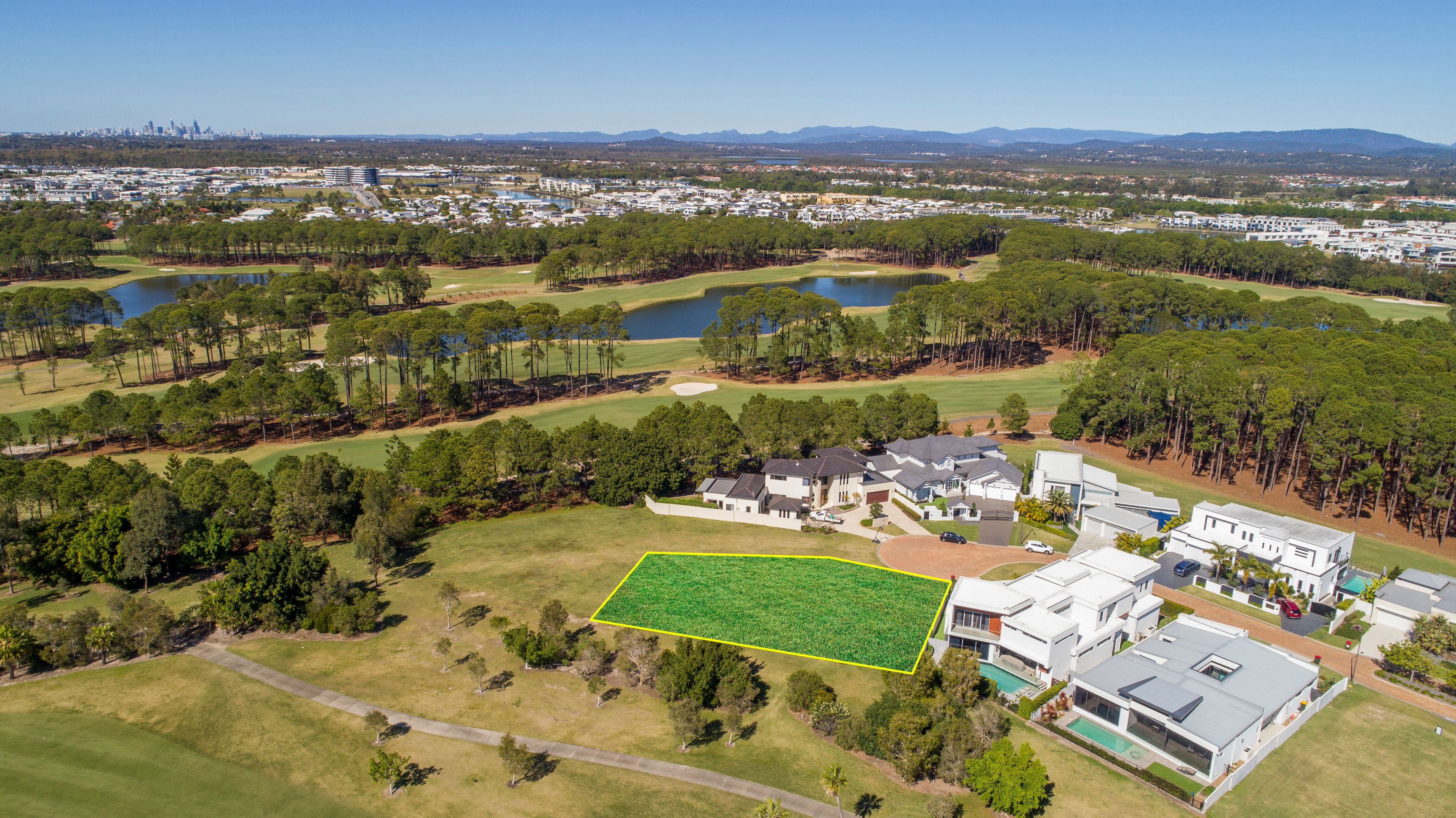 2268 Banksia Lakes Drive, Sanctuary Cove QLD 4212