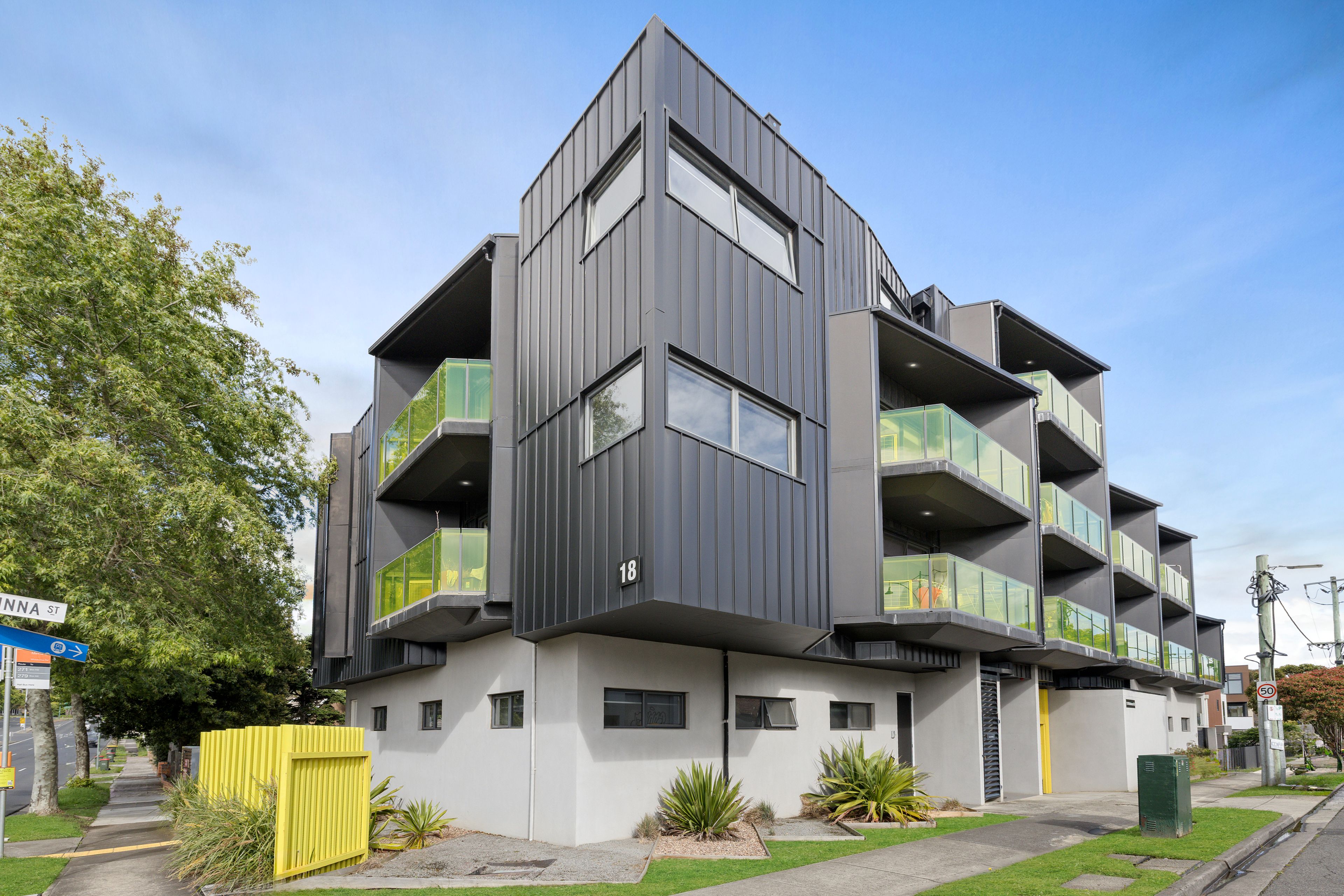 18 Whitehorse Road, Blackburn VIC 3130