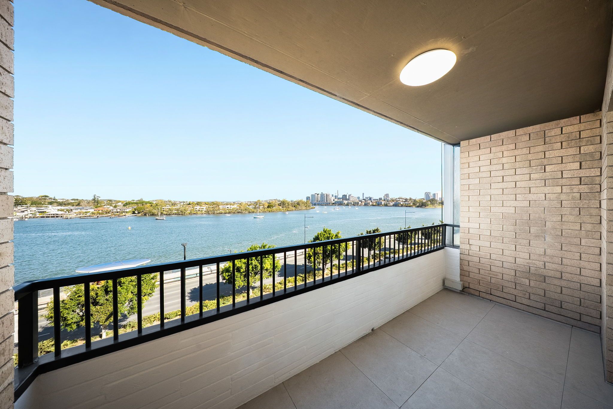 4/61 Hillside Crescent — photo 3 of 13