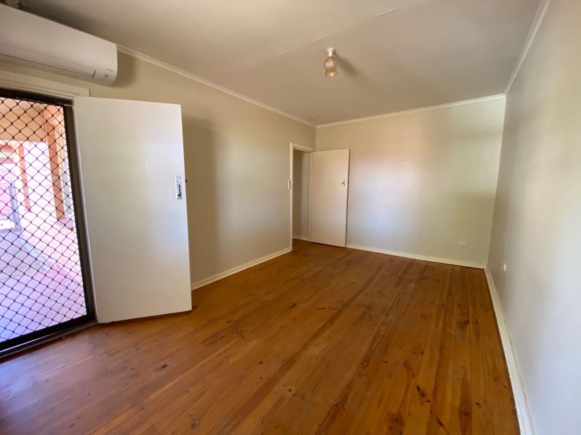 16 Albert Street — photo 5 of 10