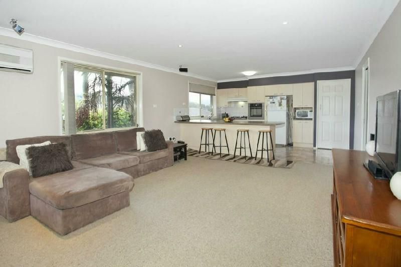 32 Downes Drive, Albion Park, NSW 2527