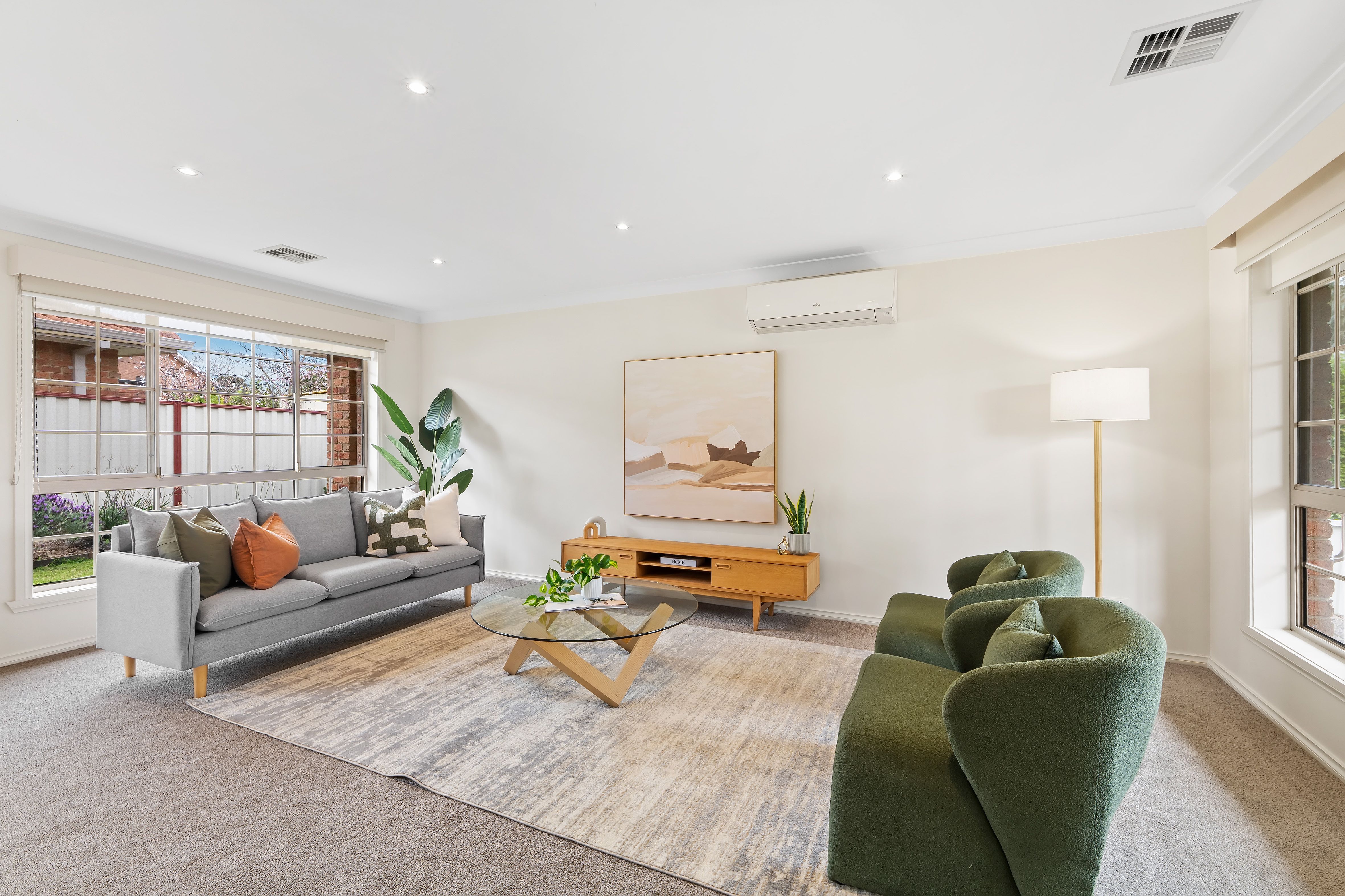 18 Pensbury Avenue, Mill Park, VIC 3082