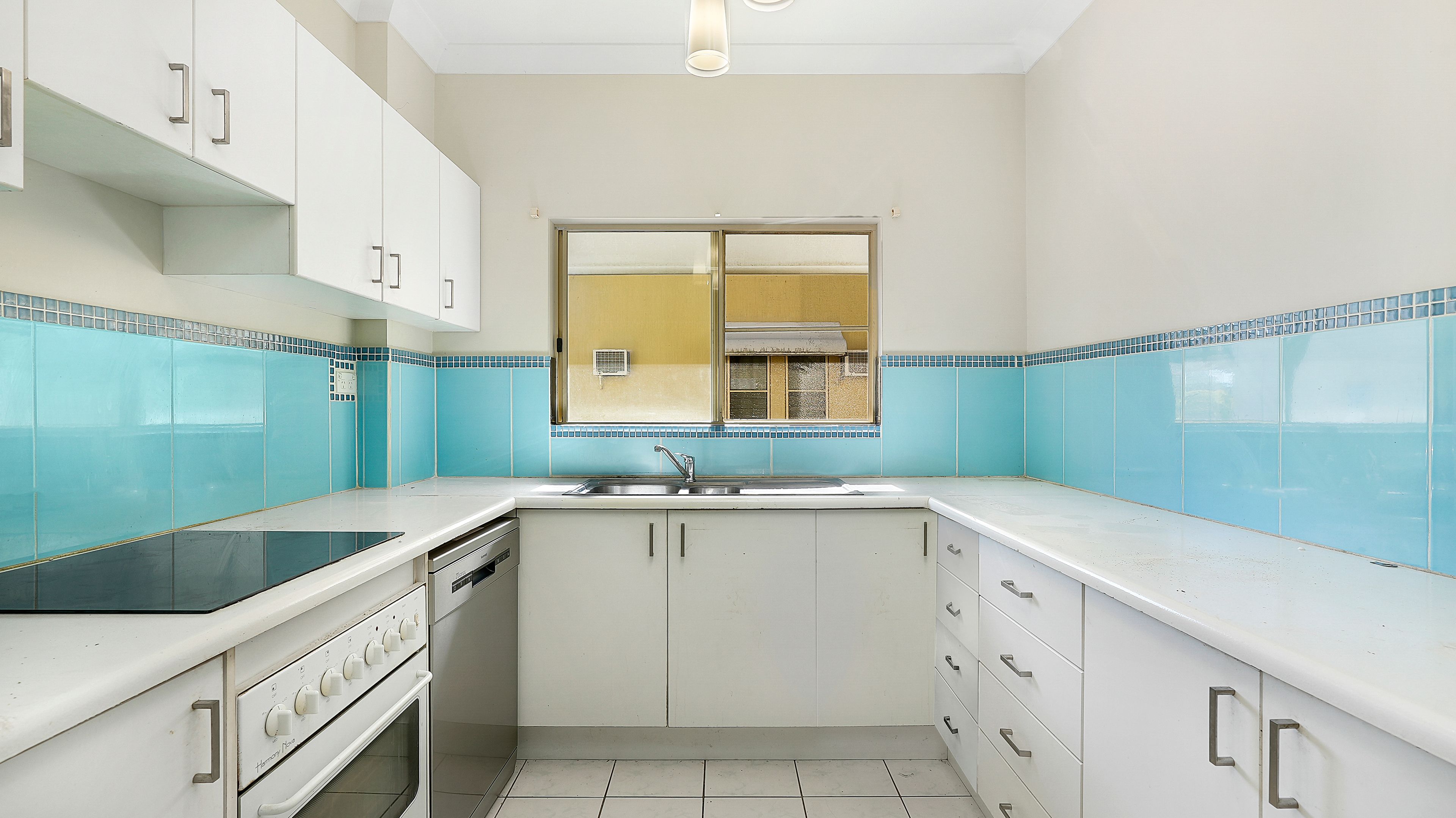 8/201 McLeod Street, Cairns North, QLD 4870