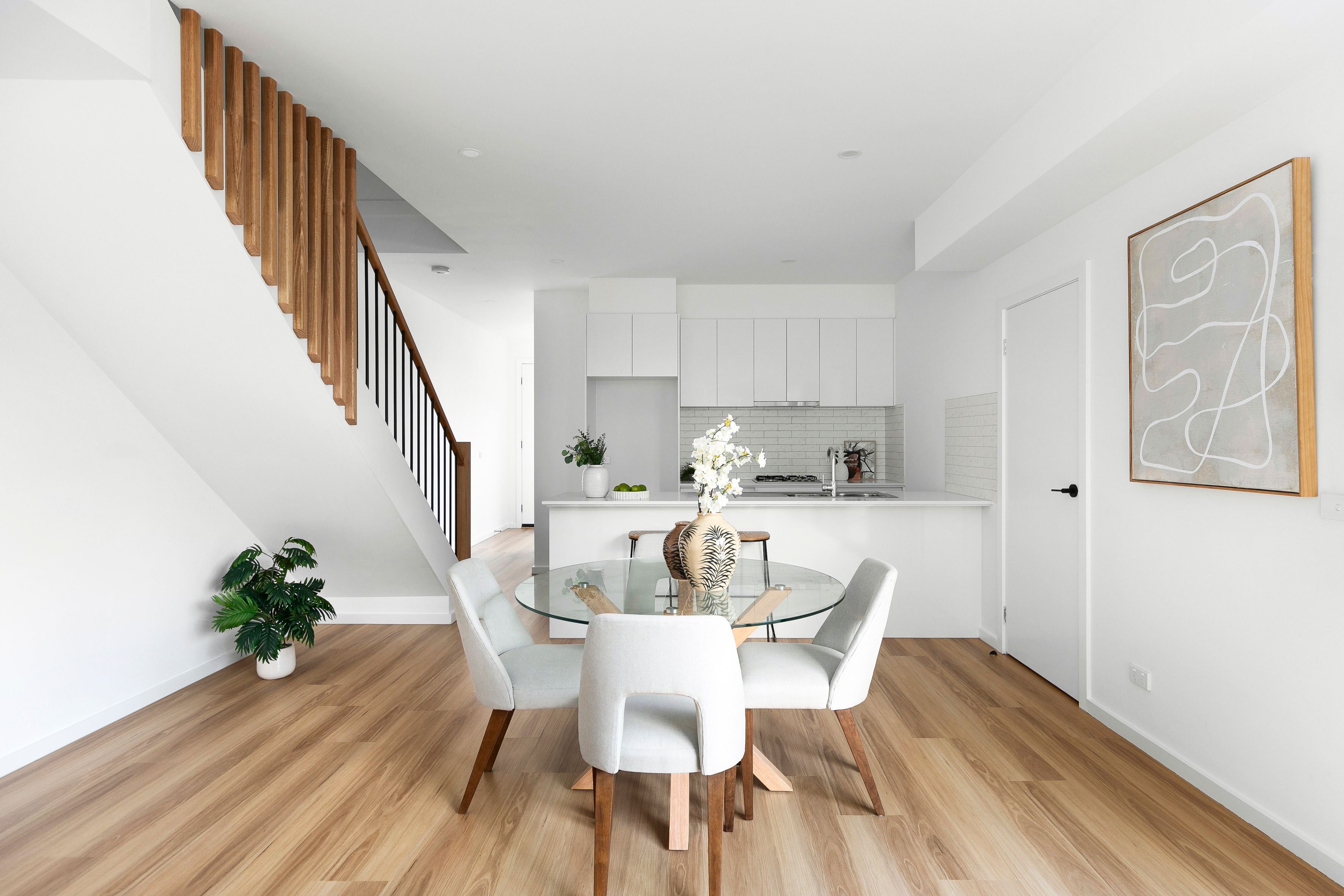 2/8 Curie Avenue — photo 6 of 15