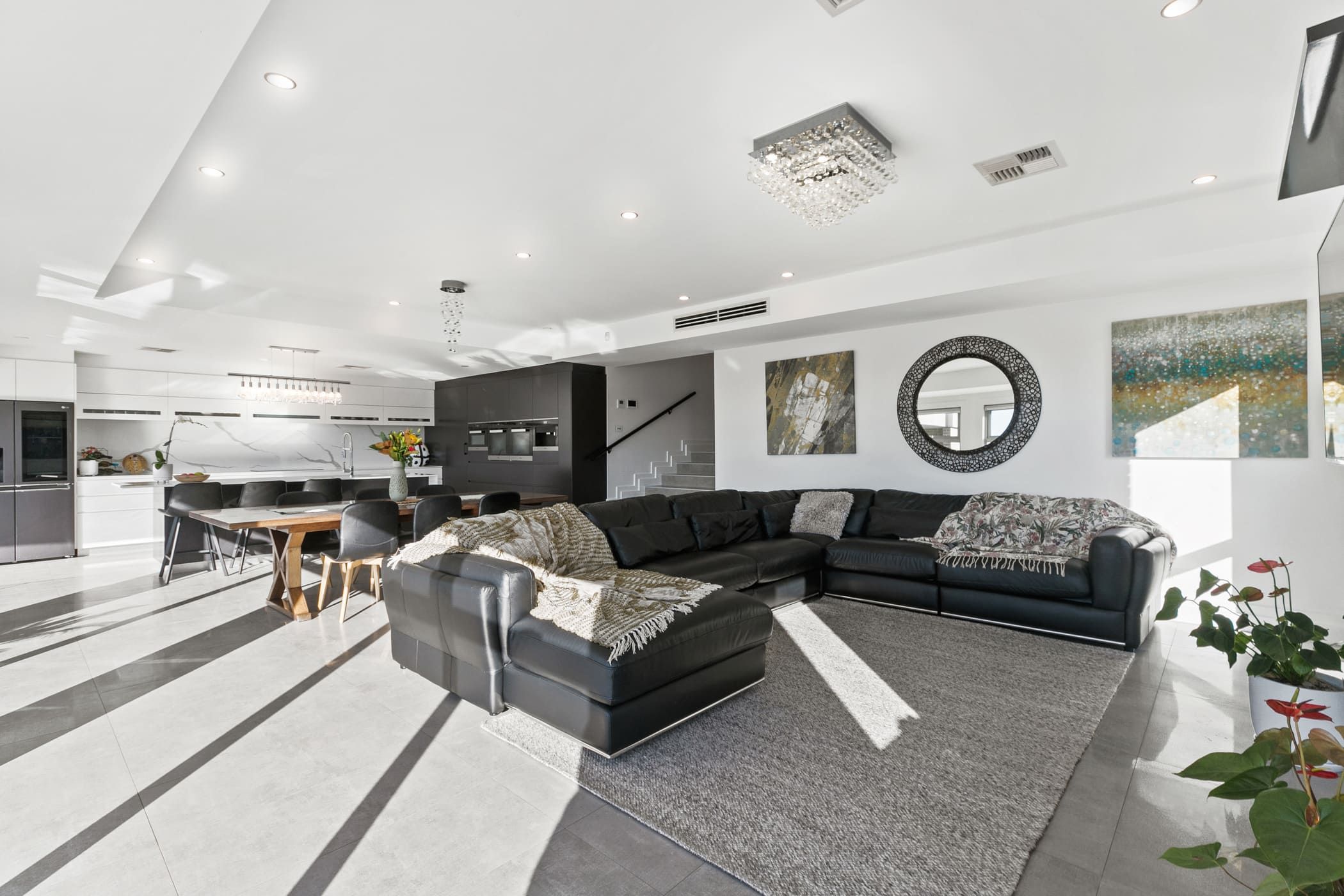 8 Sellbach Street — photo 9 of 30