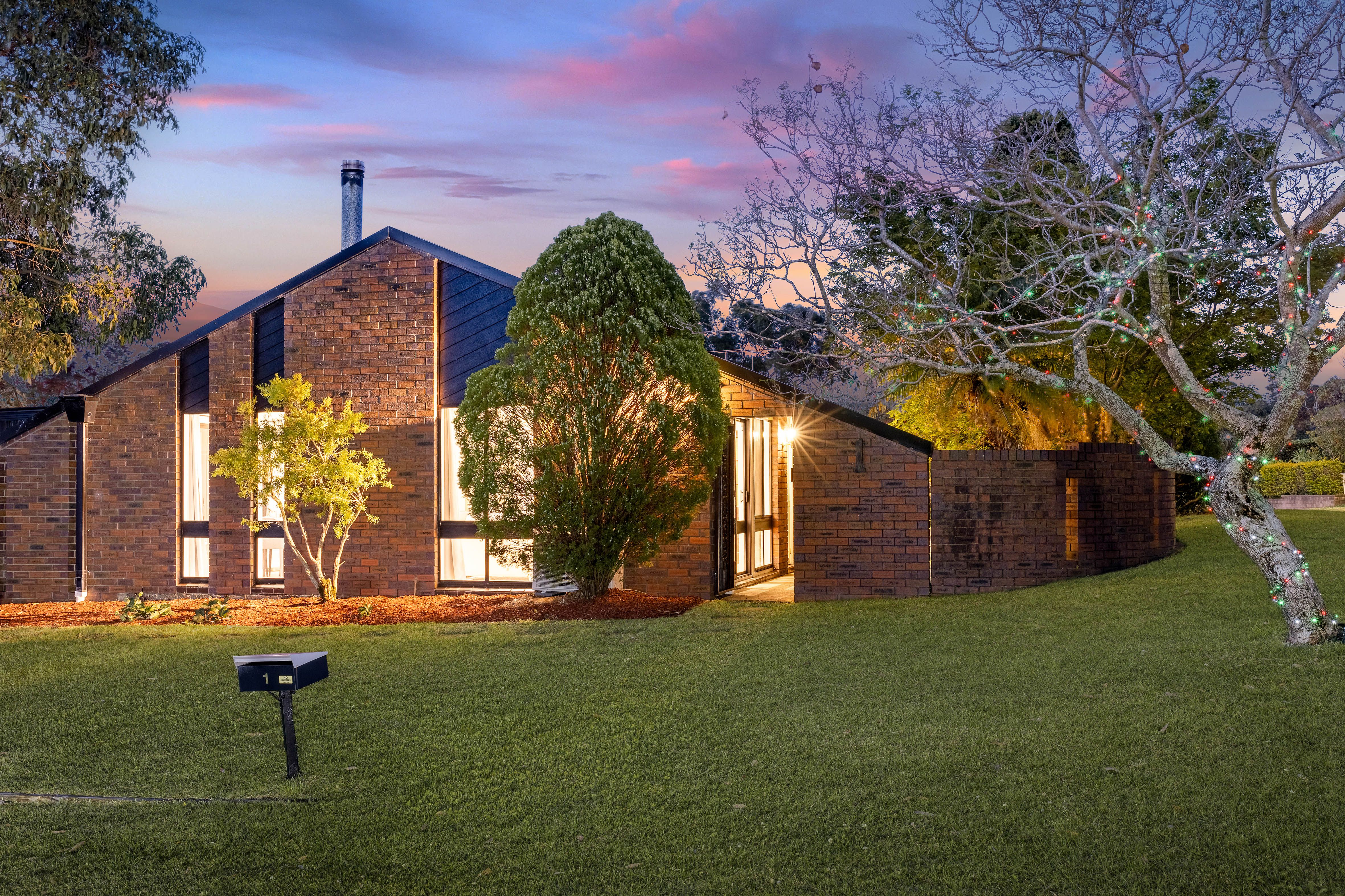 1 Cuthbert Place, Menai NSW 2234