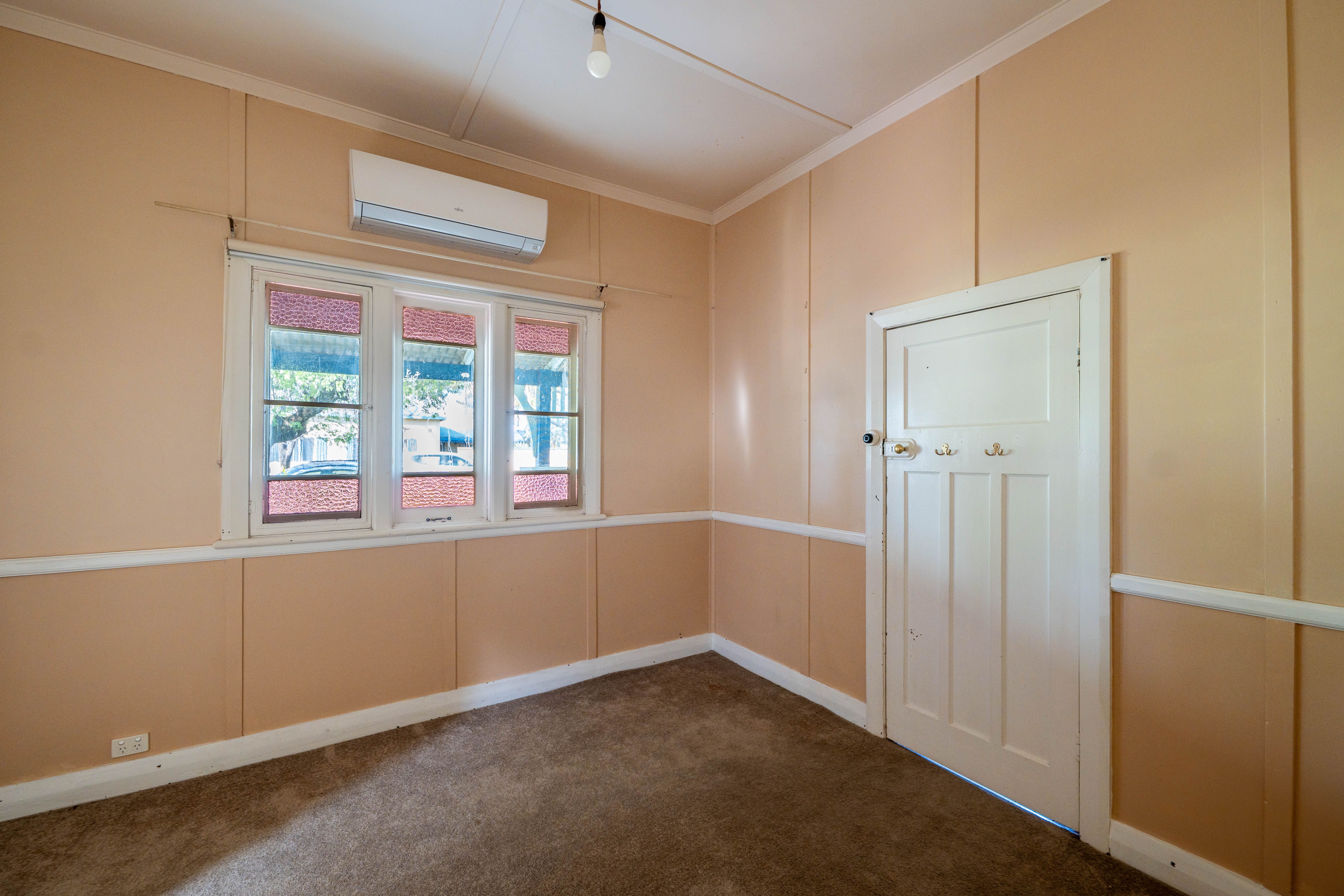 46 Underwood Street — photo 7 of 12