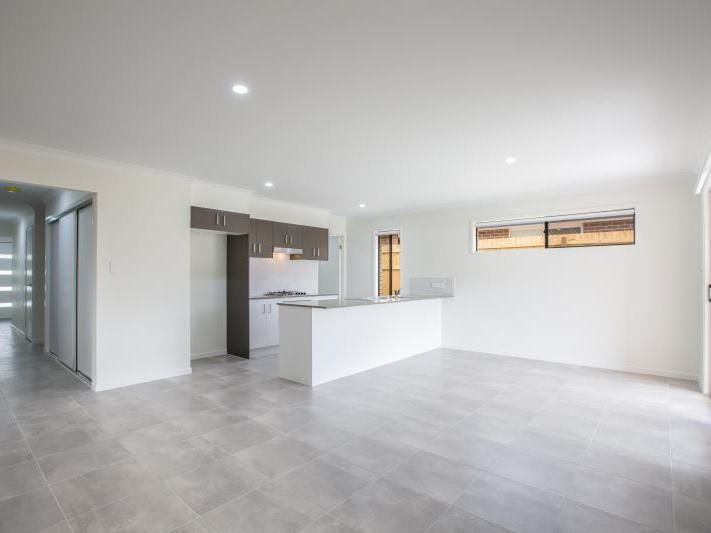 45 Trailblazer Drive, FLAGSTONE, QLD 4280