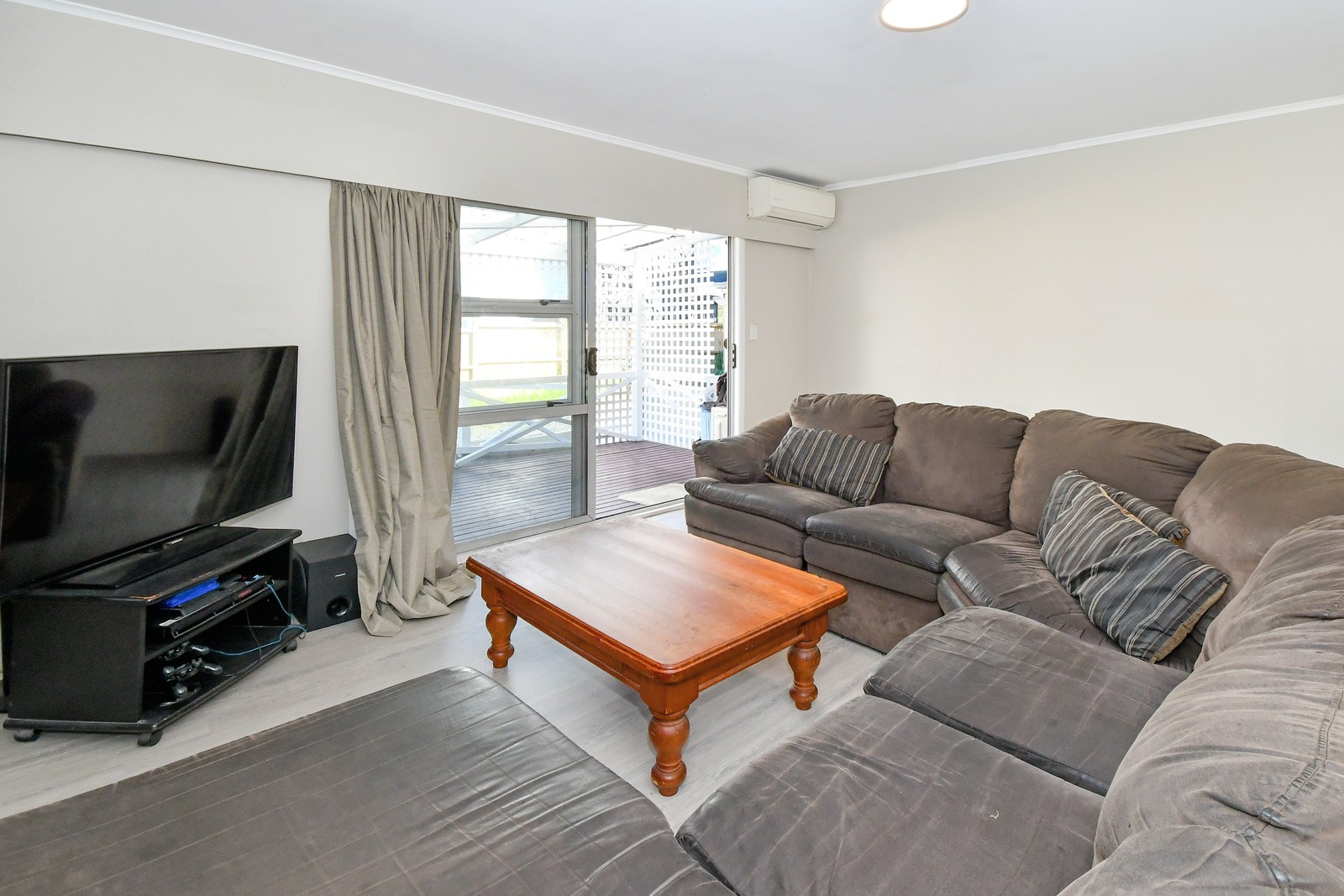 2/37 Hillside Road, Papatoetoe, Manukau City